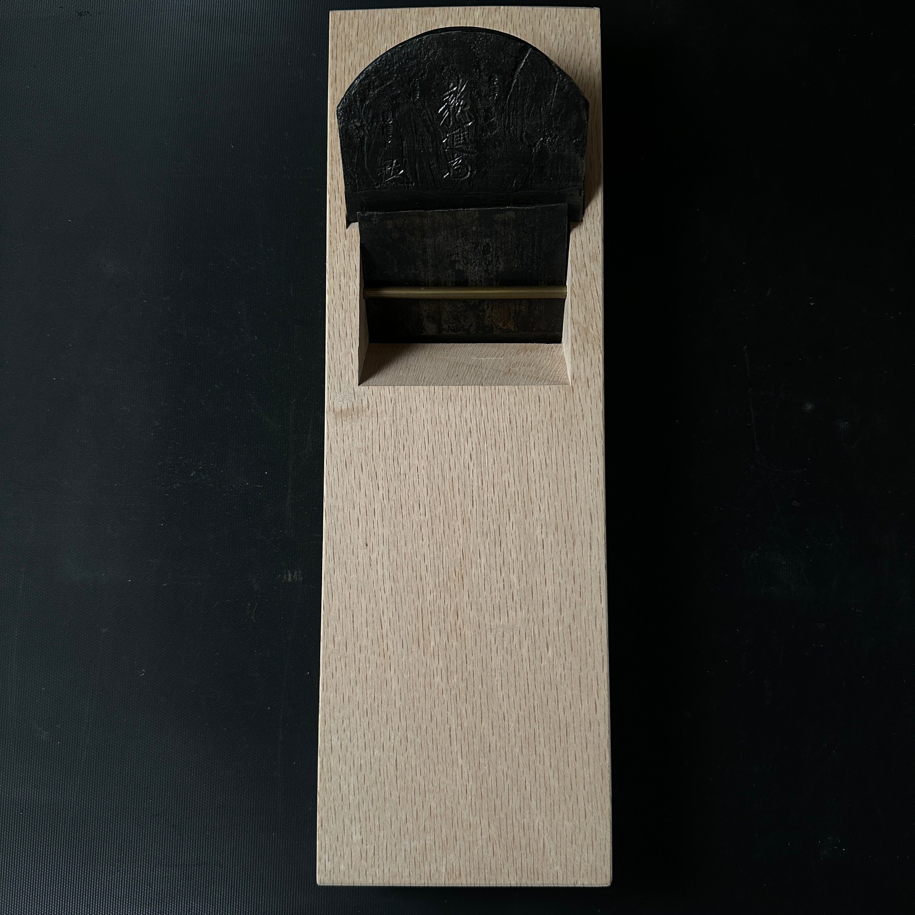 Old stock Otokozakari Smoothing Plane (Kanna) by Tsutsumitomoichi 掘出し物 堤朋一作 男盛 仕上げ鉋 70mm