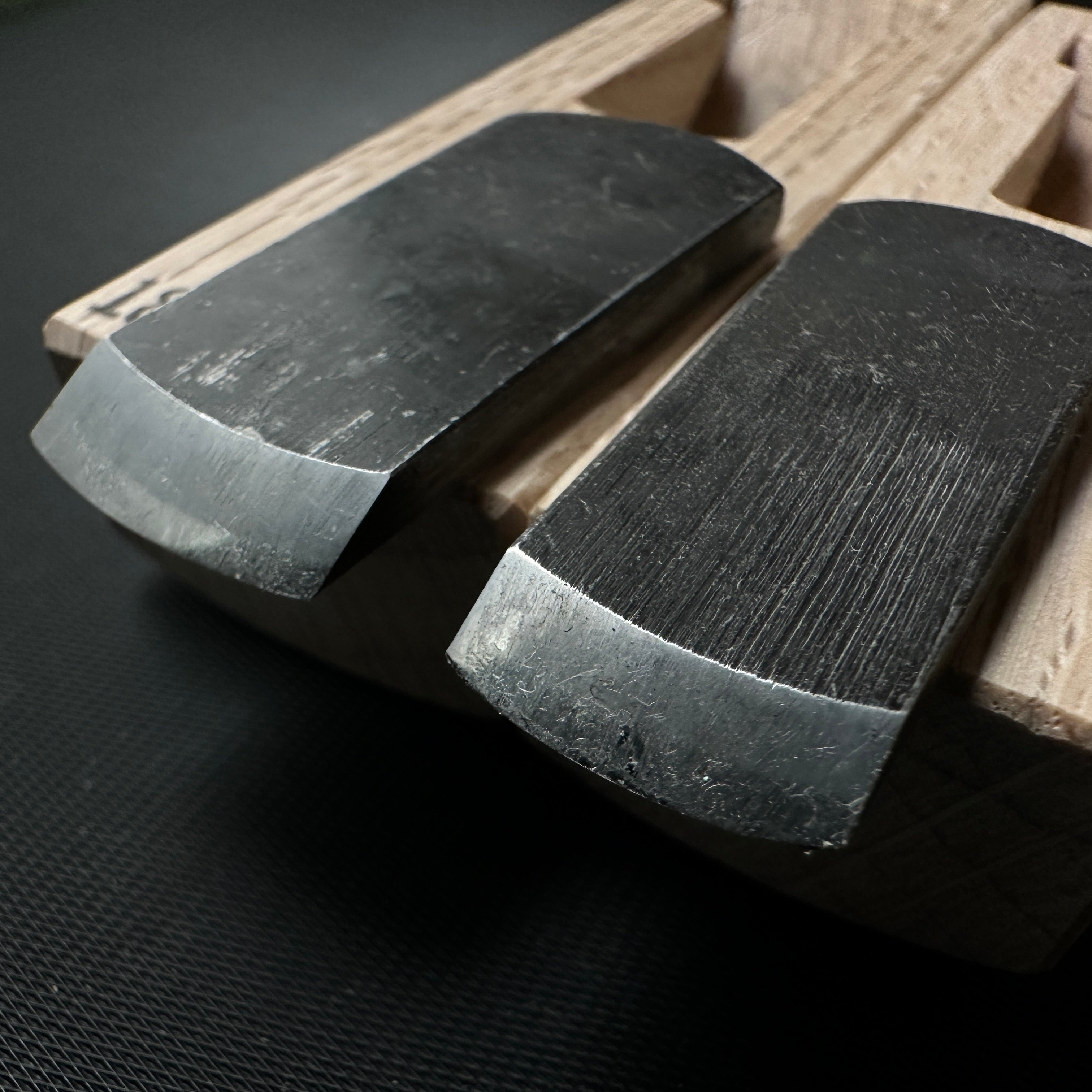 Yoshitaka Mini Spoon bottom plane (Shihosori-Kanna) with Blue steel 義隆 四方反豆鉋 青紙鋼15mm・ 18mm