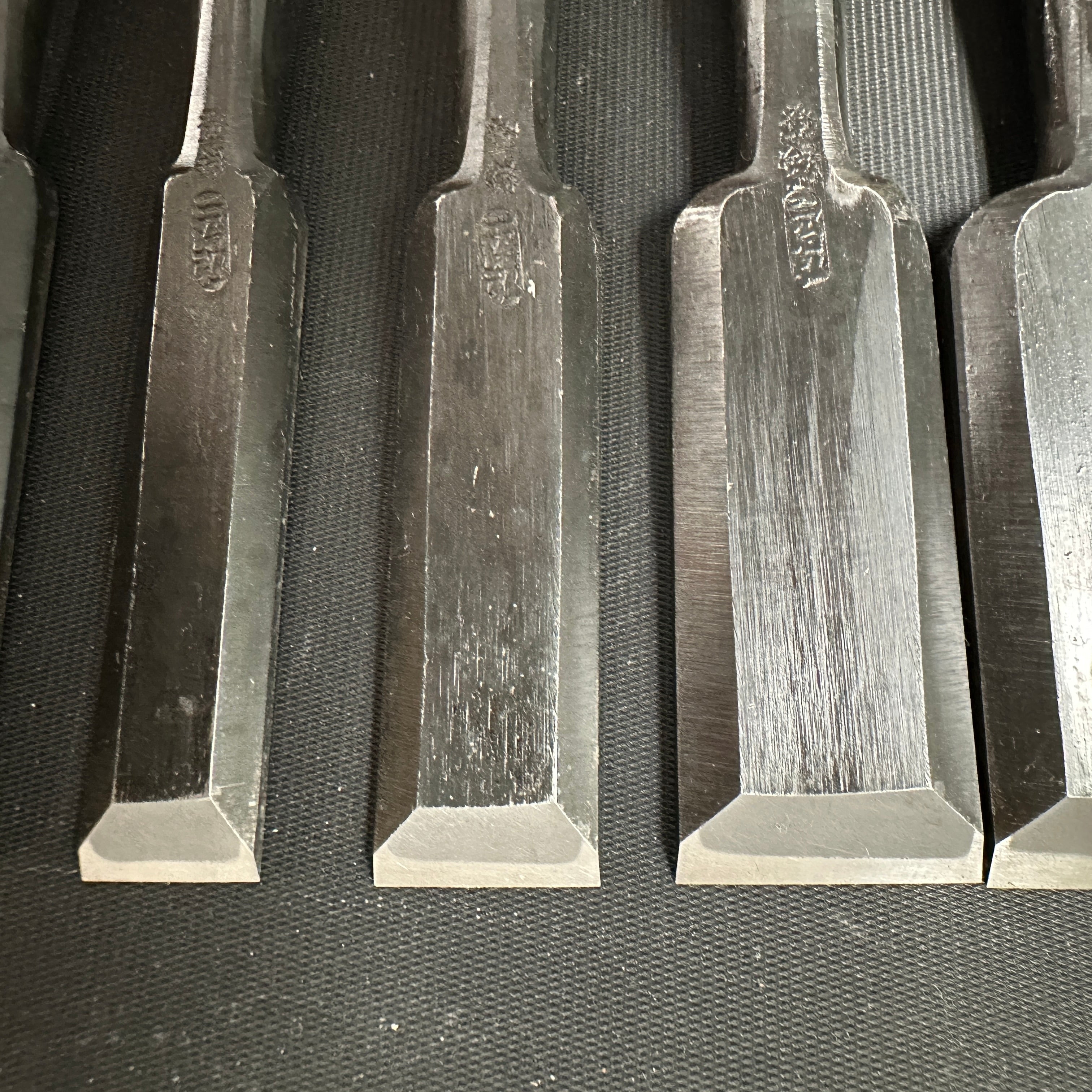 Nijihiro Bench chisels set by Chuutarou Imai white oak handle (Fujihiro) 今井忠太郎作 二治弘 追入組鑿 白樫柄