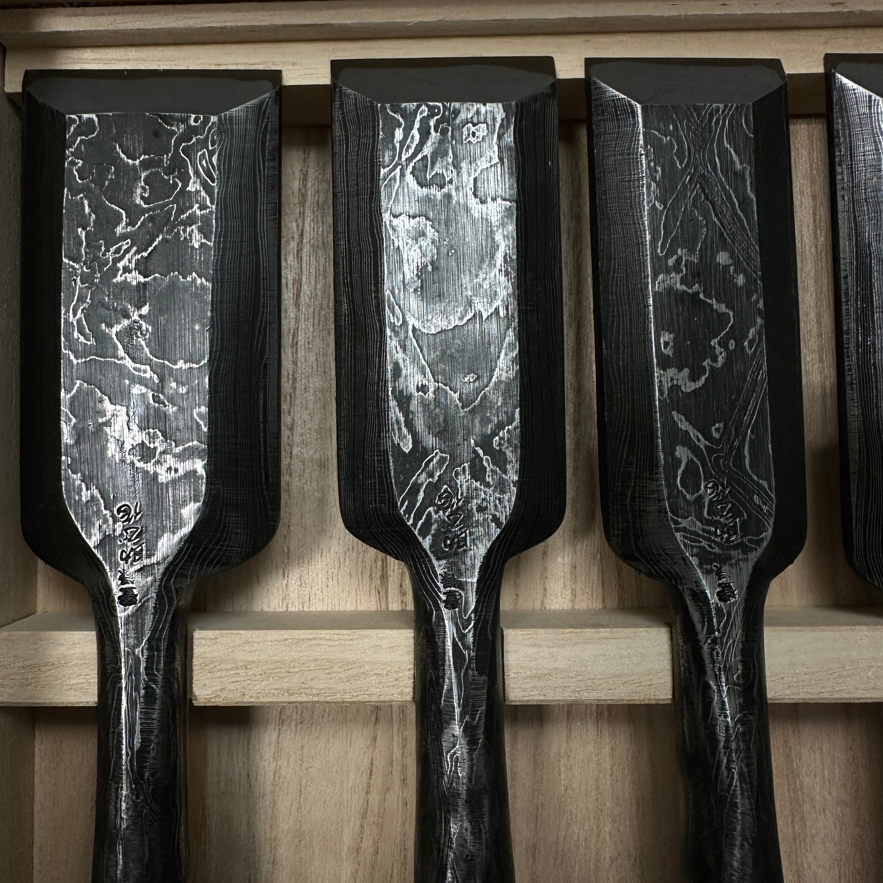 Sukemasa Timber chisels set Suminagashi finish with White steel 助正 墨流し 叩組鑿 6本組 Tatakinomi