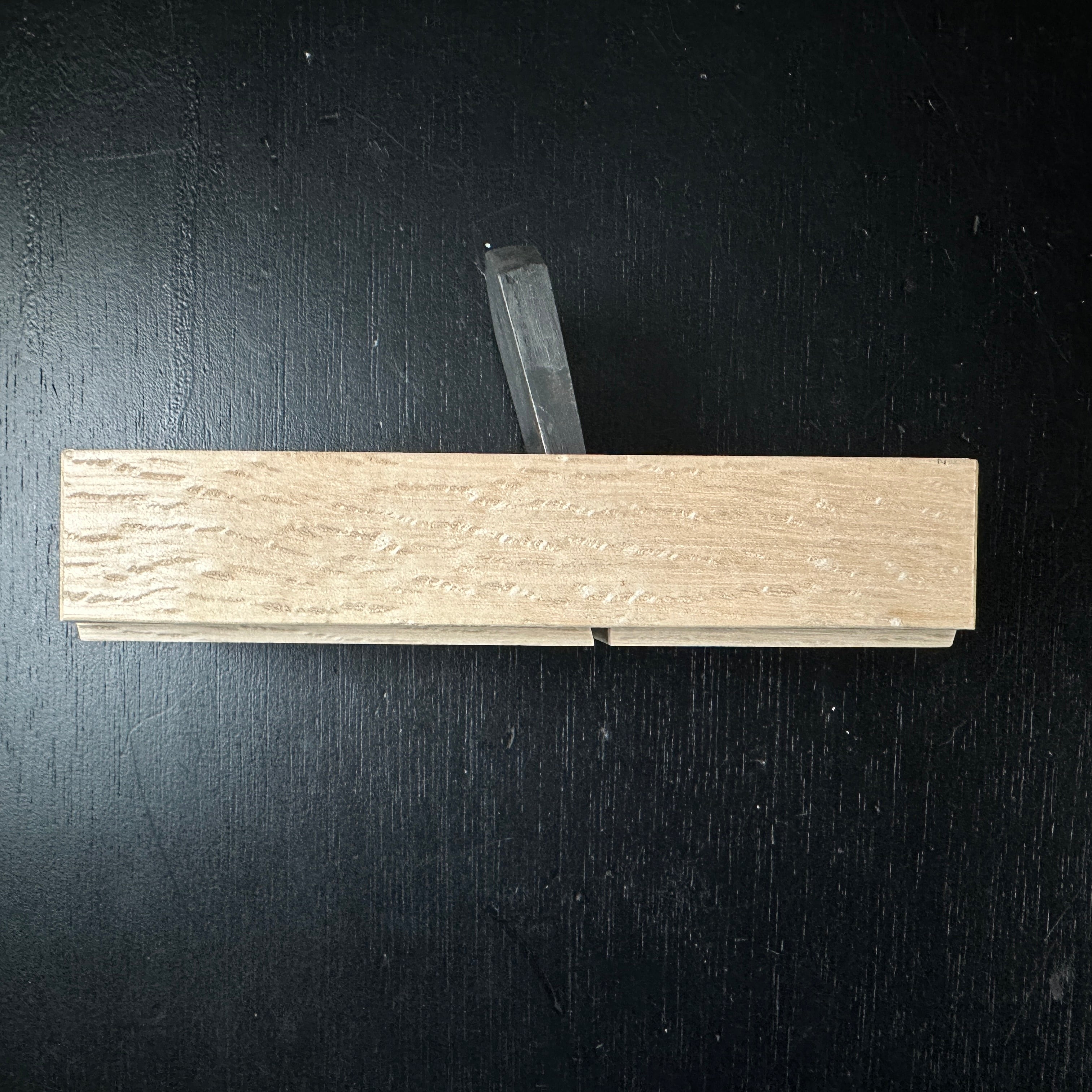 Old stock Kiyotada Wholesaler stamp Standing Plane 110° / 清忠(問屋銘・水平屋) 台直鉋 110° 段付