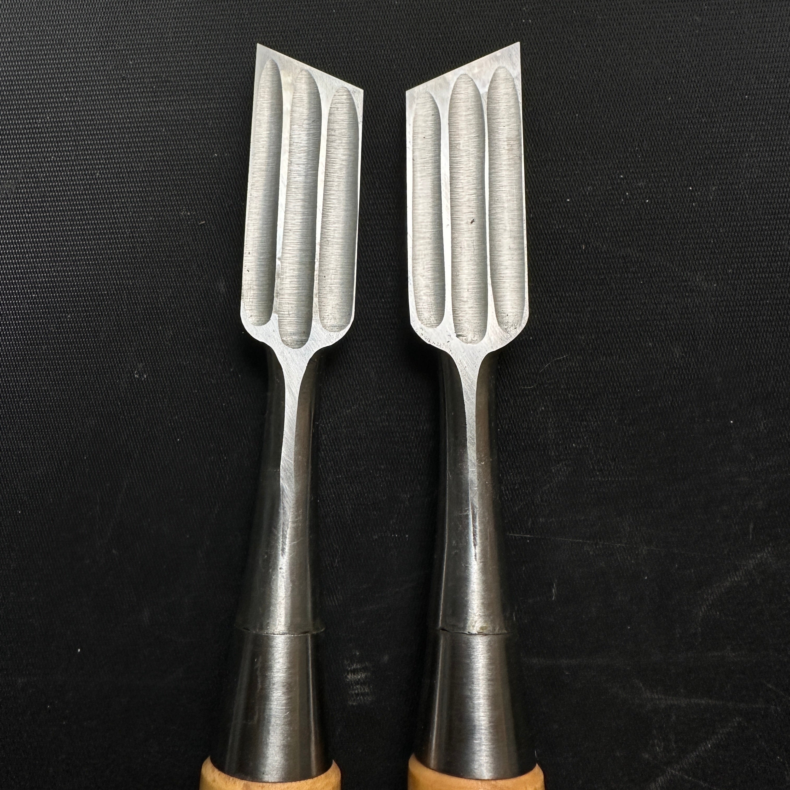 Old stock Sukehiro Bench Oblique chisels Set gumi Handle _____ 助弘 イスカ追入鑿 2本セット 21mm グミ柄