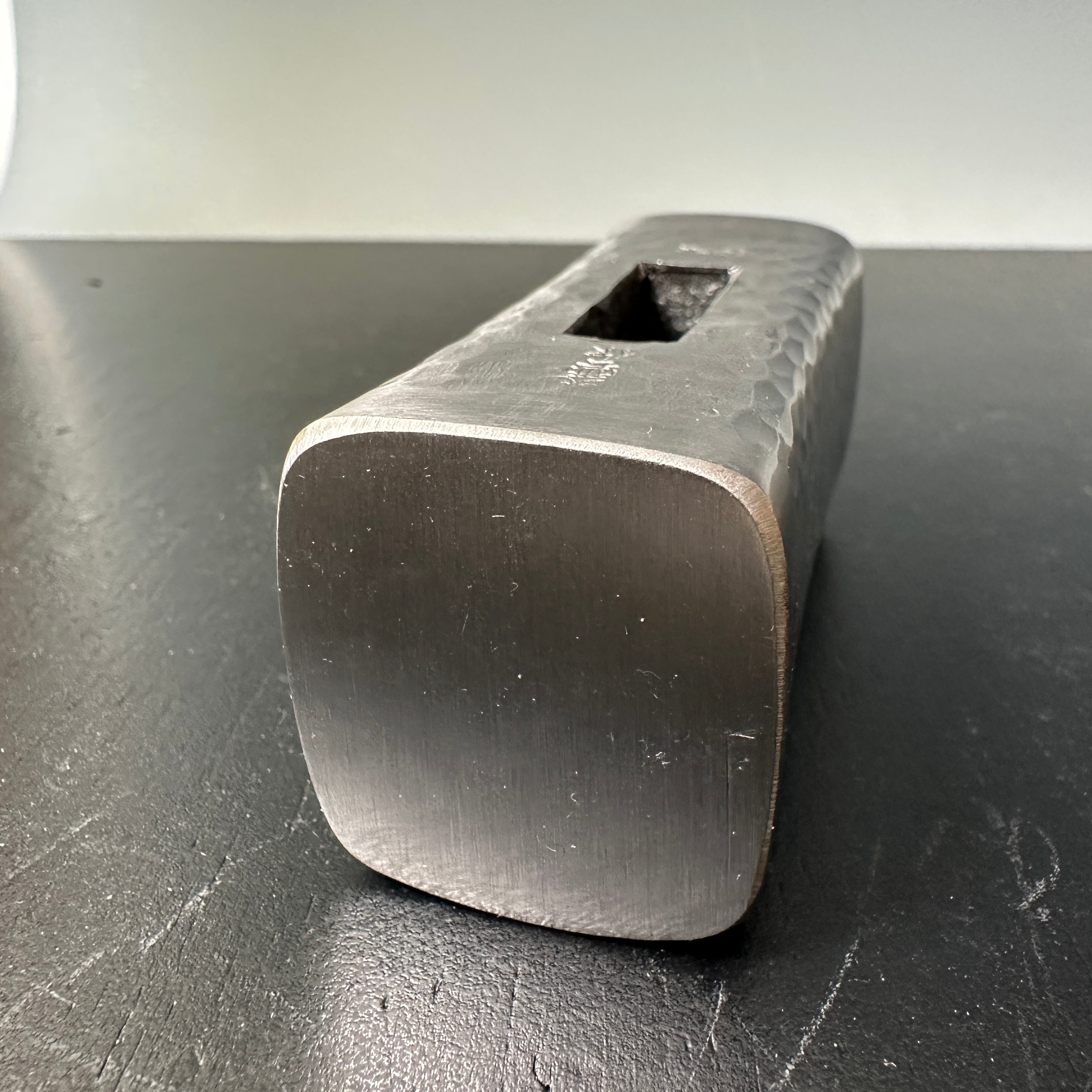 Tenun Tsuchime finish Square Daruma Hammers (Blast Finish) 天雲作 槌目四角ダルマ玄翁 (ブラスト)