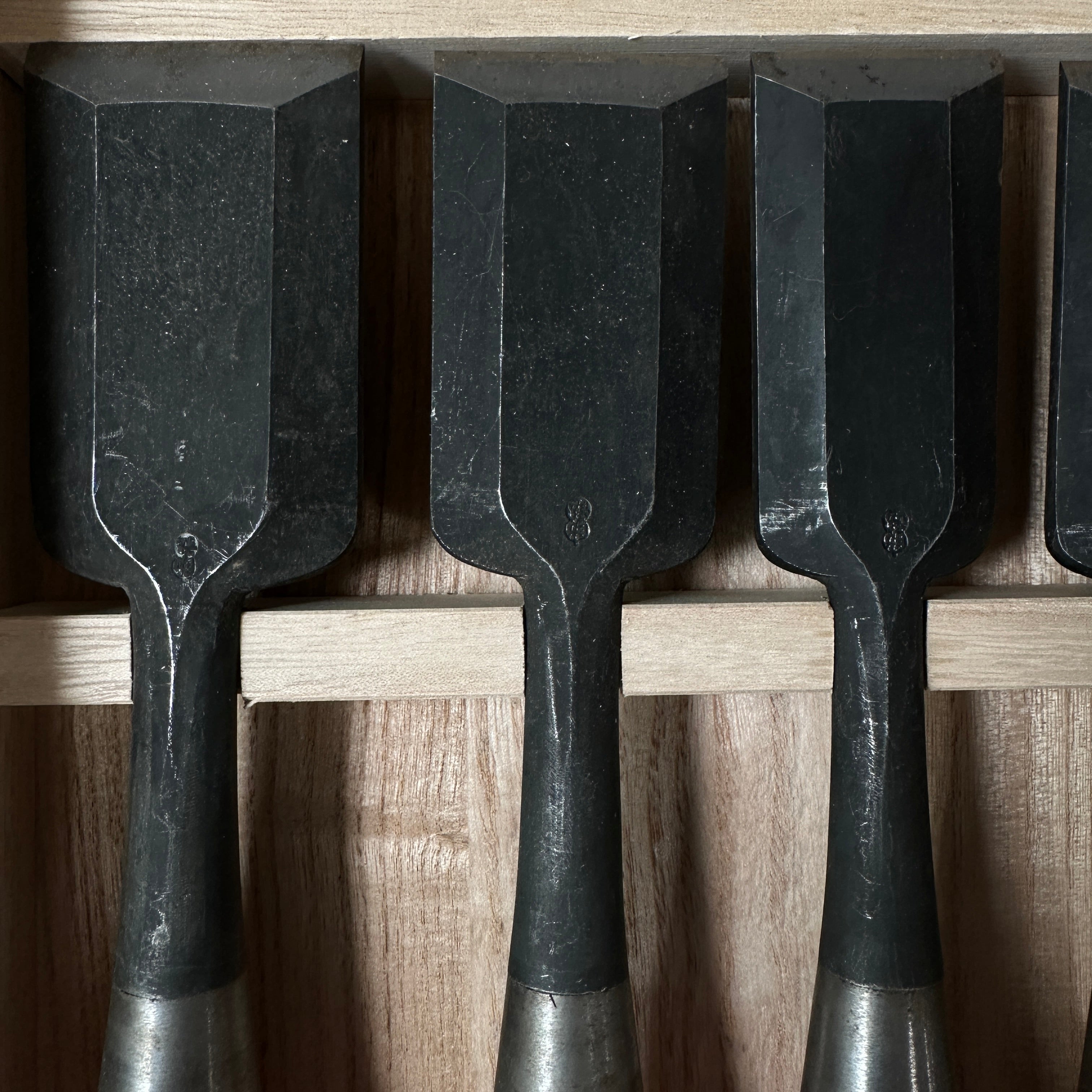Old stock #1 Shorter Timber Chisels set 掘出し物 中叩組鑿 6本組 バラ鑿組み合わせ Chu-Tatakinomi