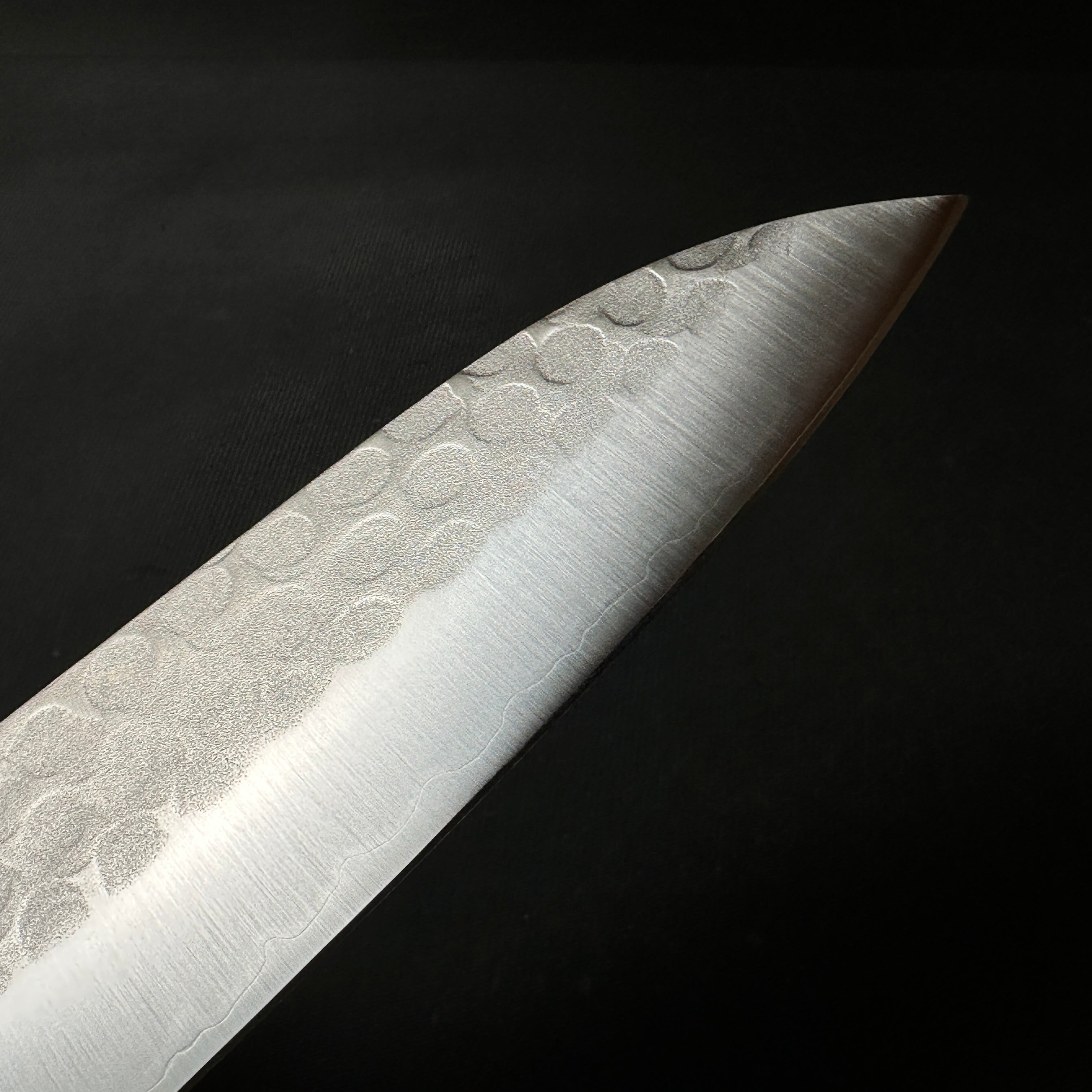 Kanemitsu Tsuchime Finish Santoku with Blue steel 兼光作 槌目 青紙鋼 三徳包丁 170mm