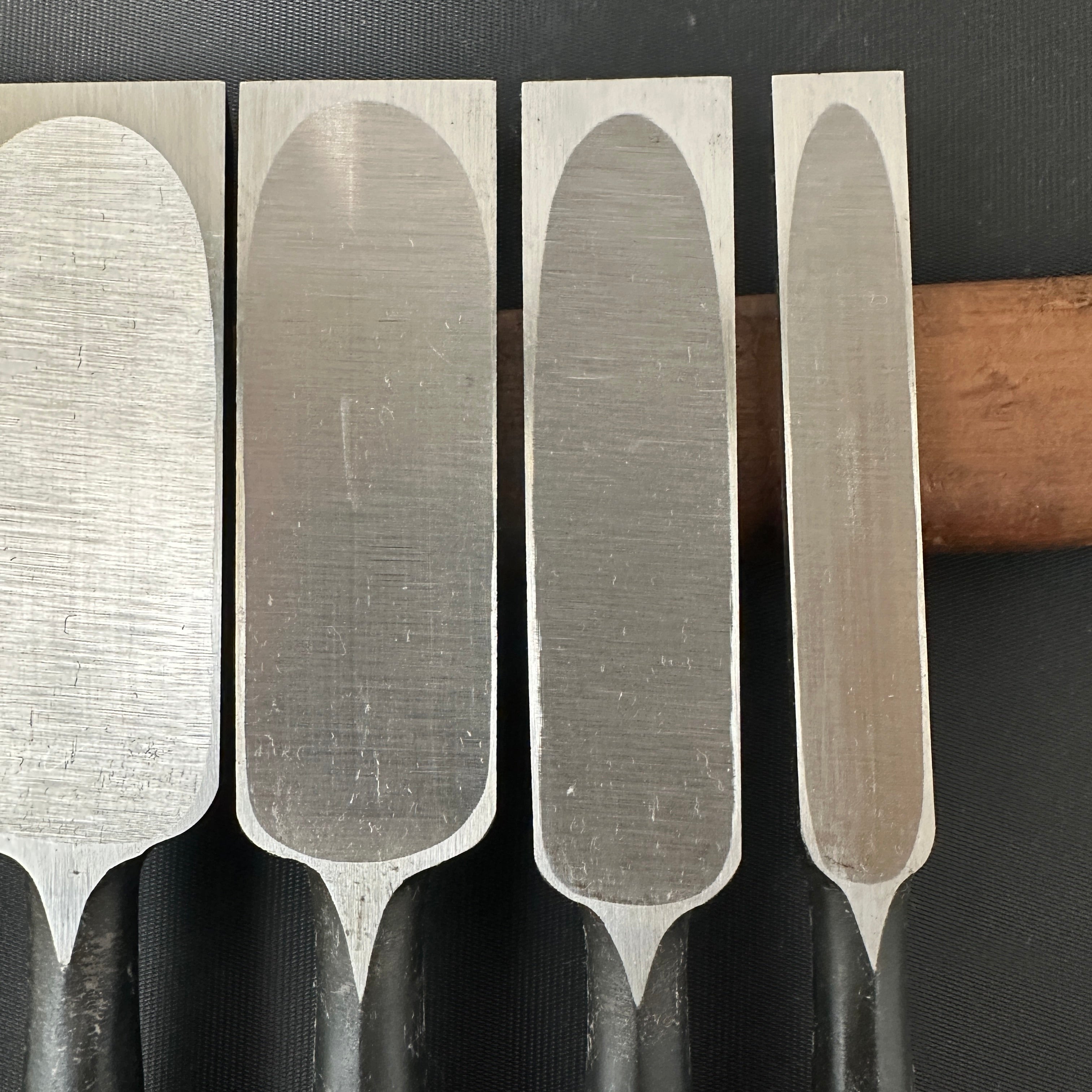 Old stock Kitsune Timber chisels set with white steel by Isono Nobuo 磯野信夫作 狐 叩鑿 6本組