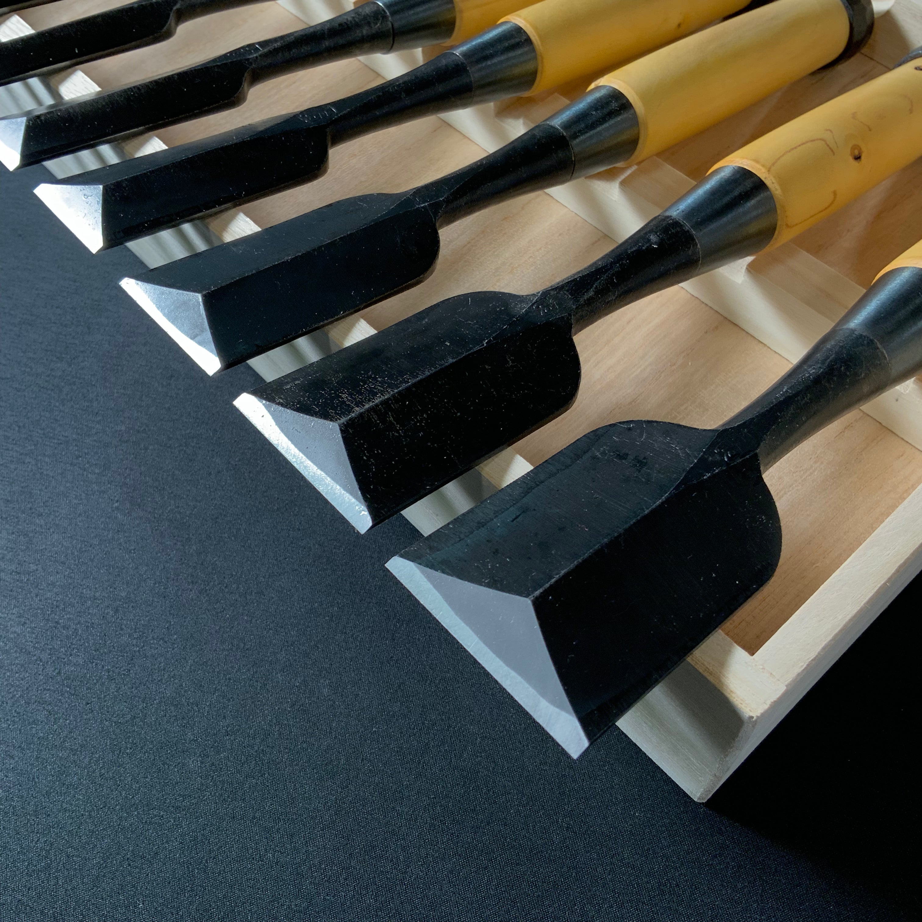 宗家大内 鎬追入組鑿 グミ柄付 Ouchi Dovetail chisels set by Ouchi 4th generation with Gumi Handle