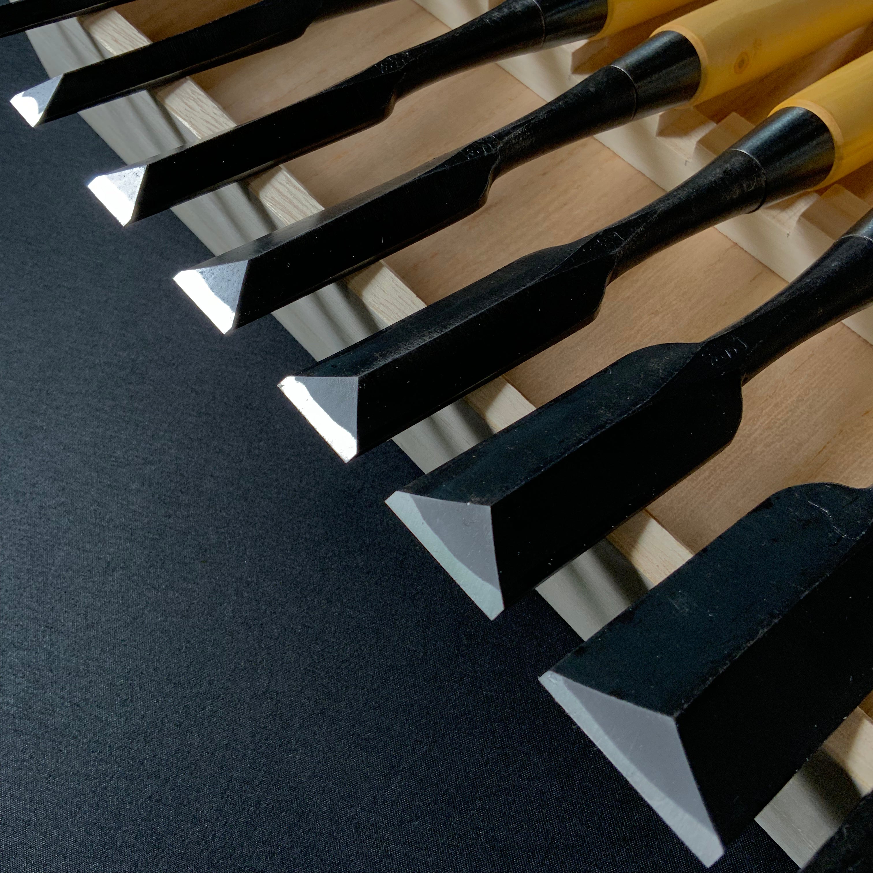 宗家大内 鎬追入組鑿 グミ柄付 Ouchi Dovetail chisels set by Ouchi 4th generation with Gumi Handle