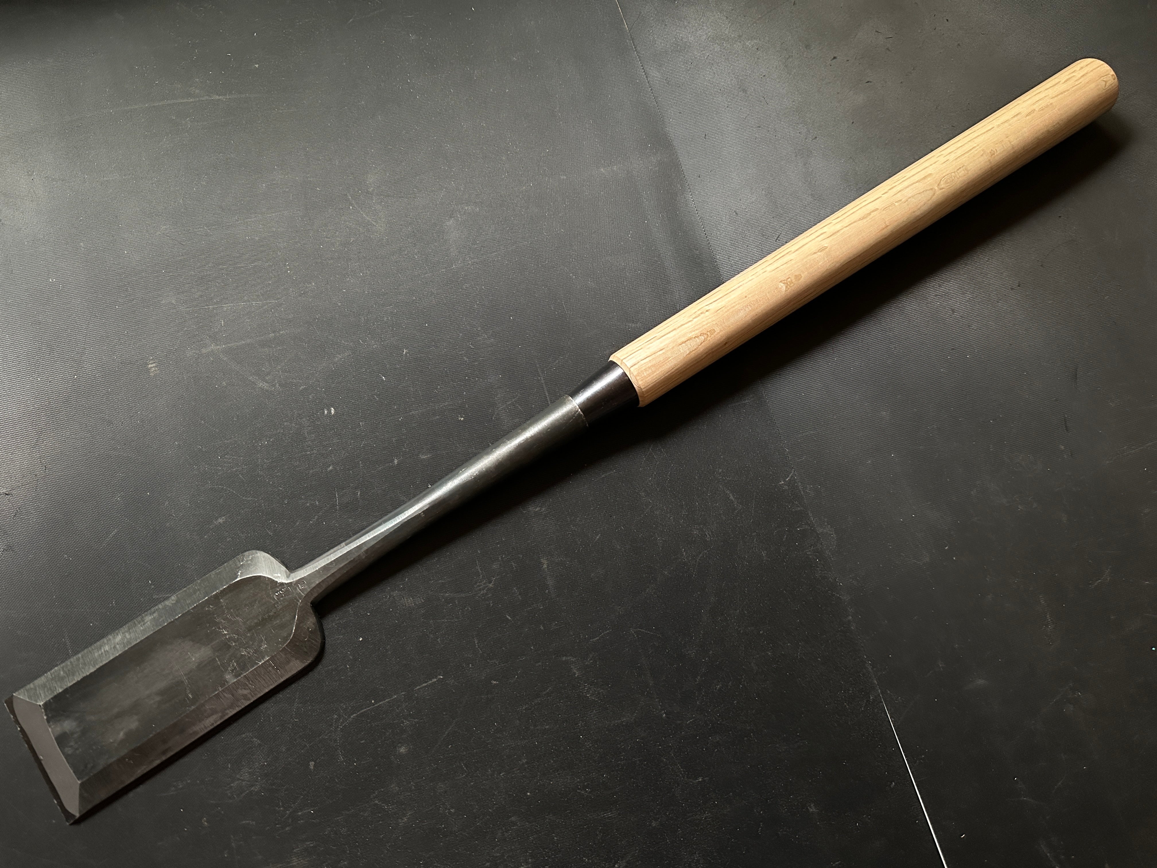 Old stock Sukemaru Slick Chisels(Ootsuki-nomi, Hontsuki-Nomi) with white steel 掘出し物 助丸 本突き鑿 60mm