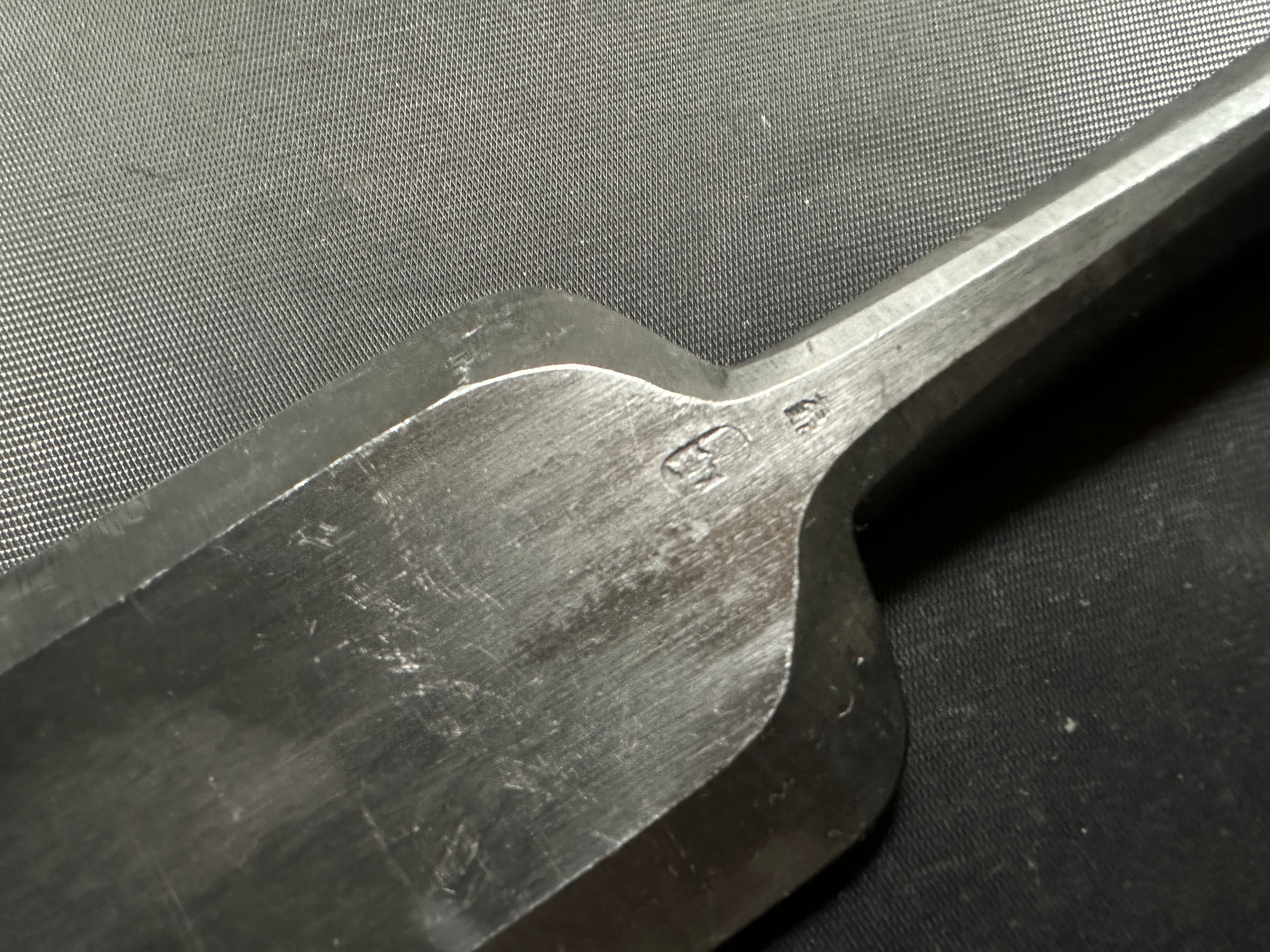 Old stock Sukemaru Slick Chisels(Ootsuki-nomi, Hontsuki-Nomi) with white steel 掘出し物 助丸 本突き鑿 60mm