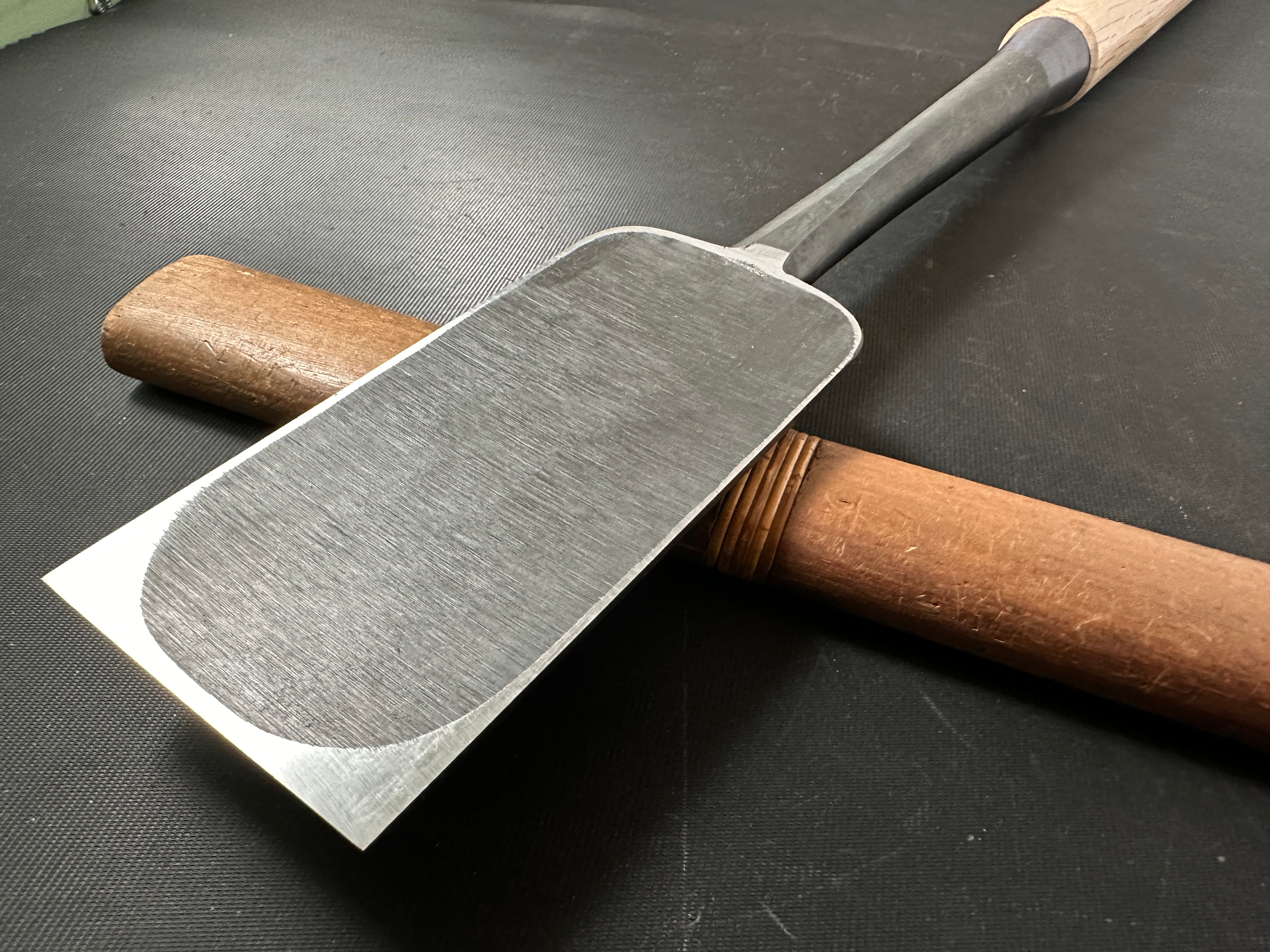 Old stock Sukemaru Slick Chisels(Ootsuki-nomi, Hontsuki-Nomi) with white steel 掘出し物 助丸 本突き鑿 60mm