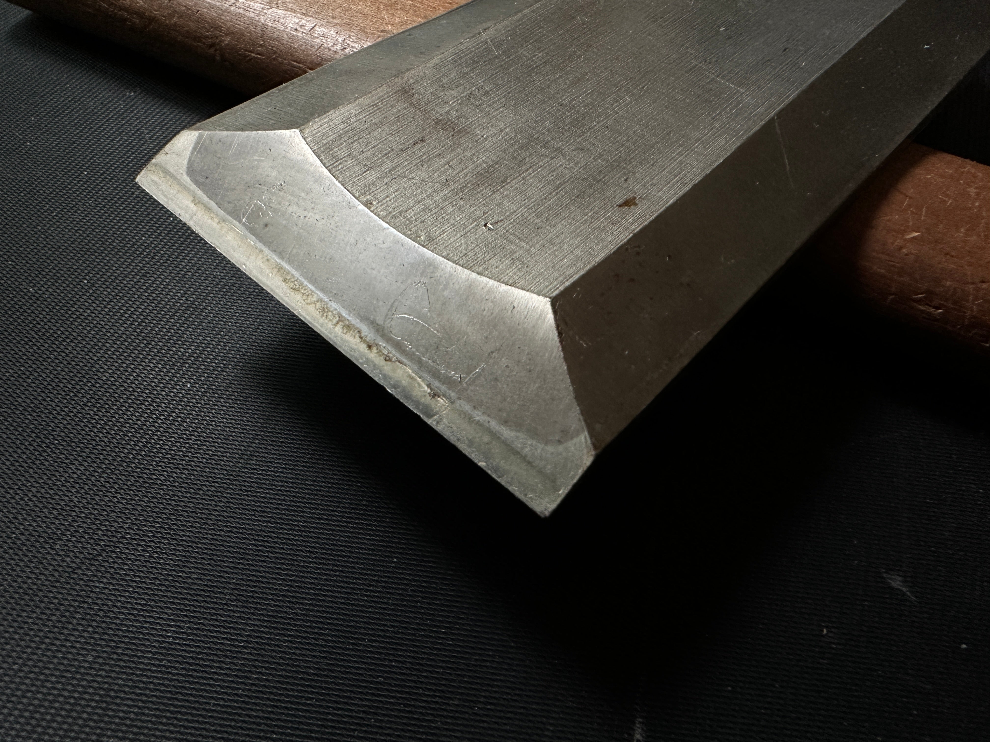 Old stock Souryu Slick Chisels(Ootsuki-nomi, Hontsuki-Nomi) with white steel 掘出し物 蒼龍 本突き鑿 黒檀柄 三つ裏 60mm