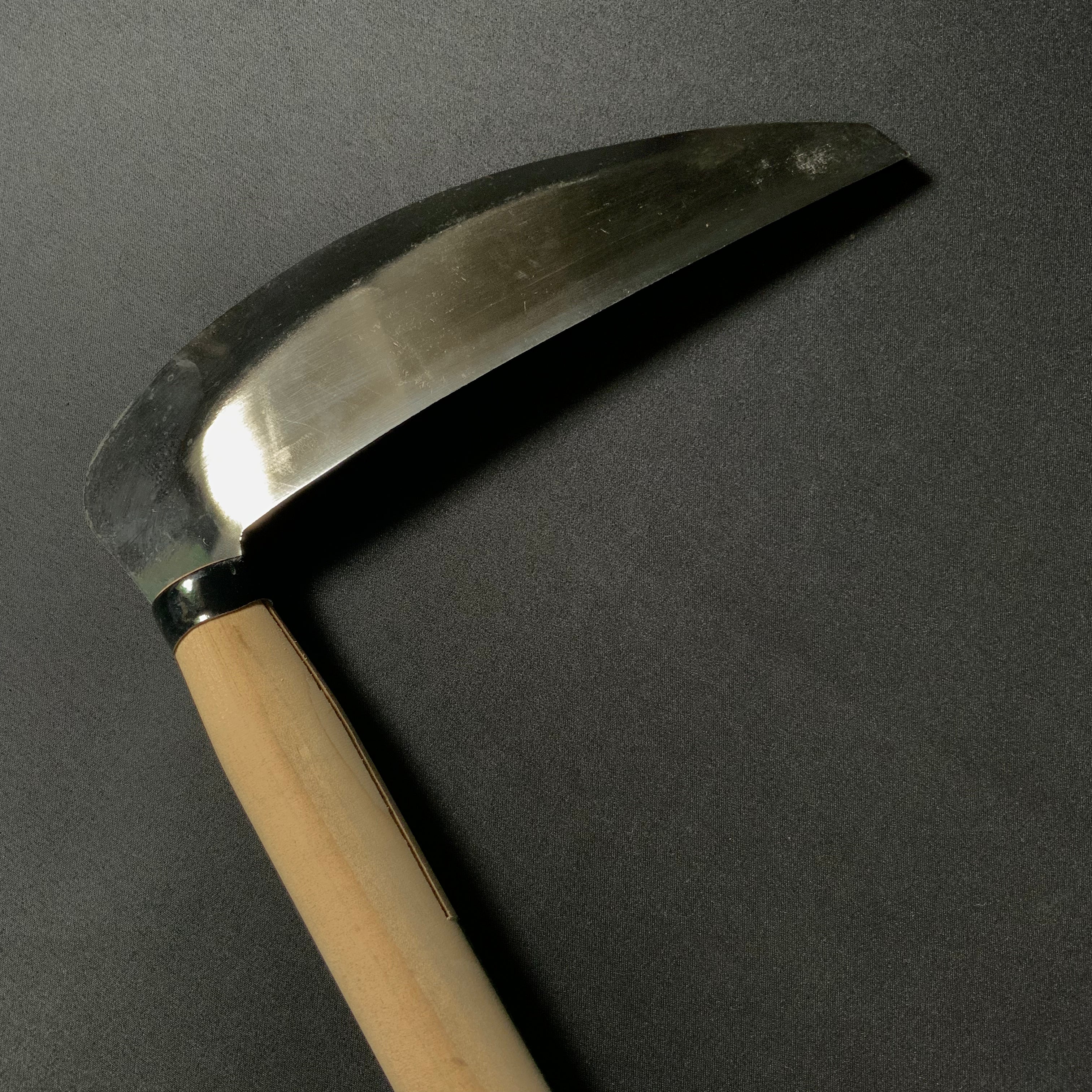 Mikazuki Kama for soft grass made by koshimasa 越正作 柔らかい草用 薄鎌 195mm