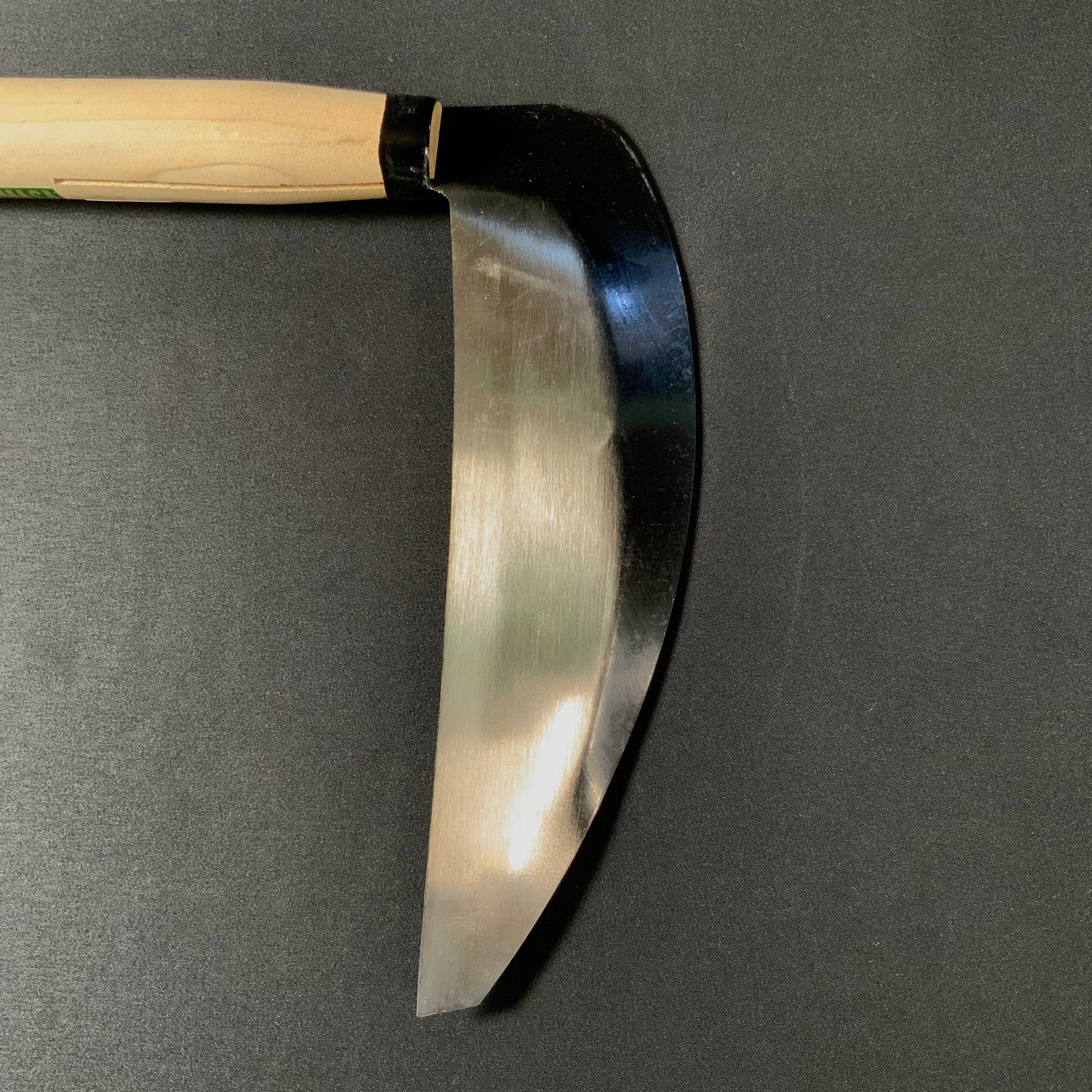 Mikazuki Kama for soft grass made by koshimasa 越正作 柔らかい草用 薄鎌 195mm