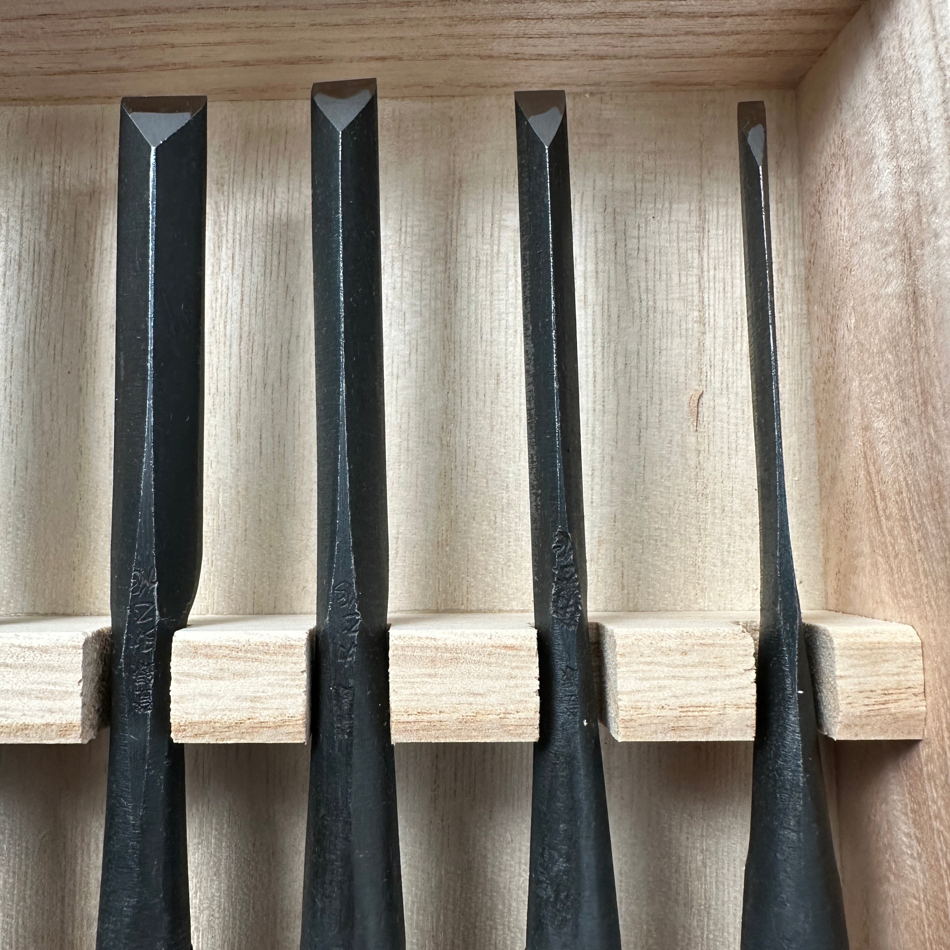 Sukemasa Dovetail Bench chisels set Triple Ura 助正 鎬 三ツ裏 追入組鑿 Oirenomi