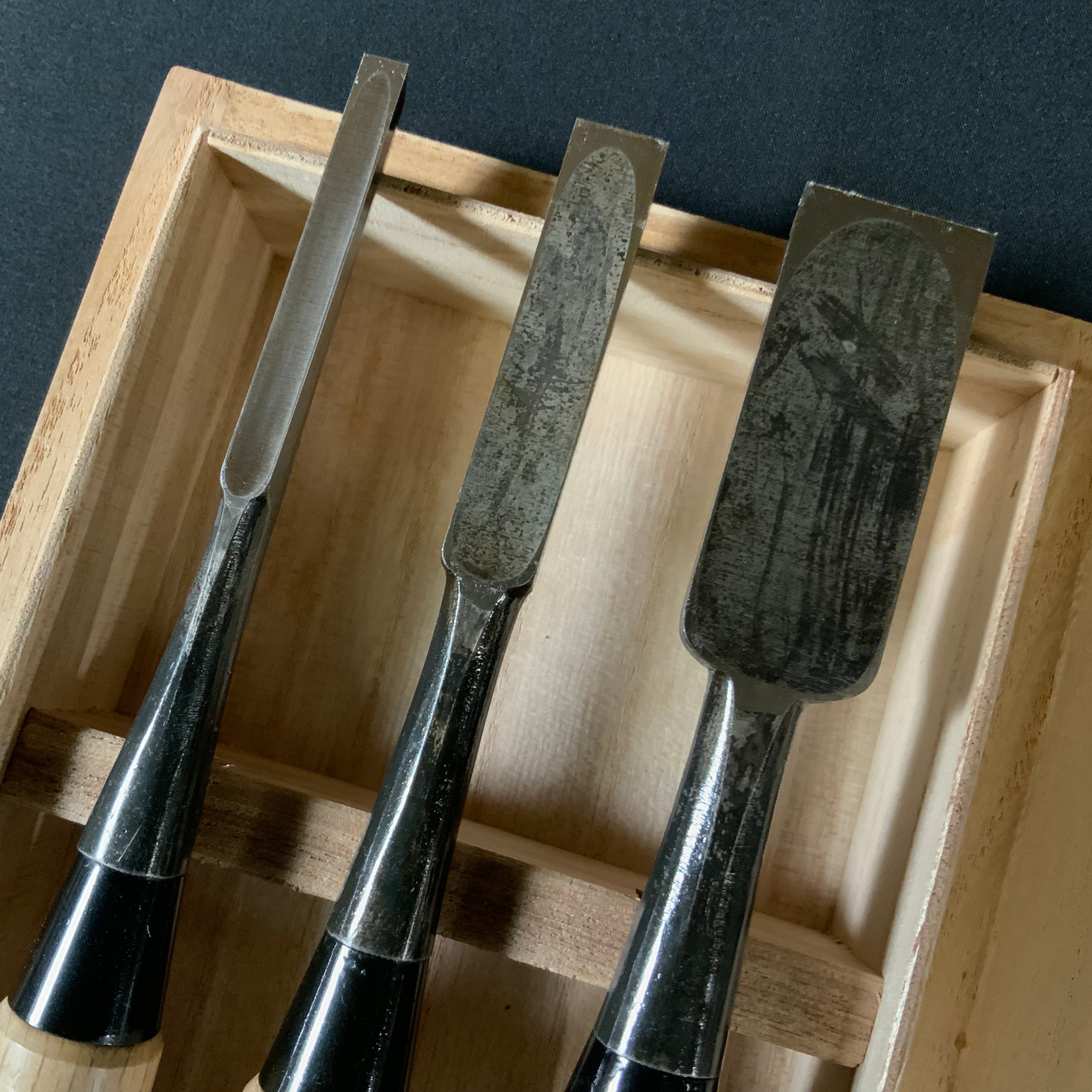 Old stock Yamahiro Bench chisels set by Yamahiro 掘出し物 山弘 特打 岡山猛作 追入3本組鑿 Oiirenomi