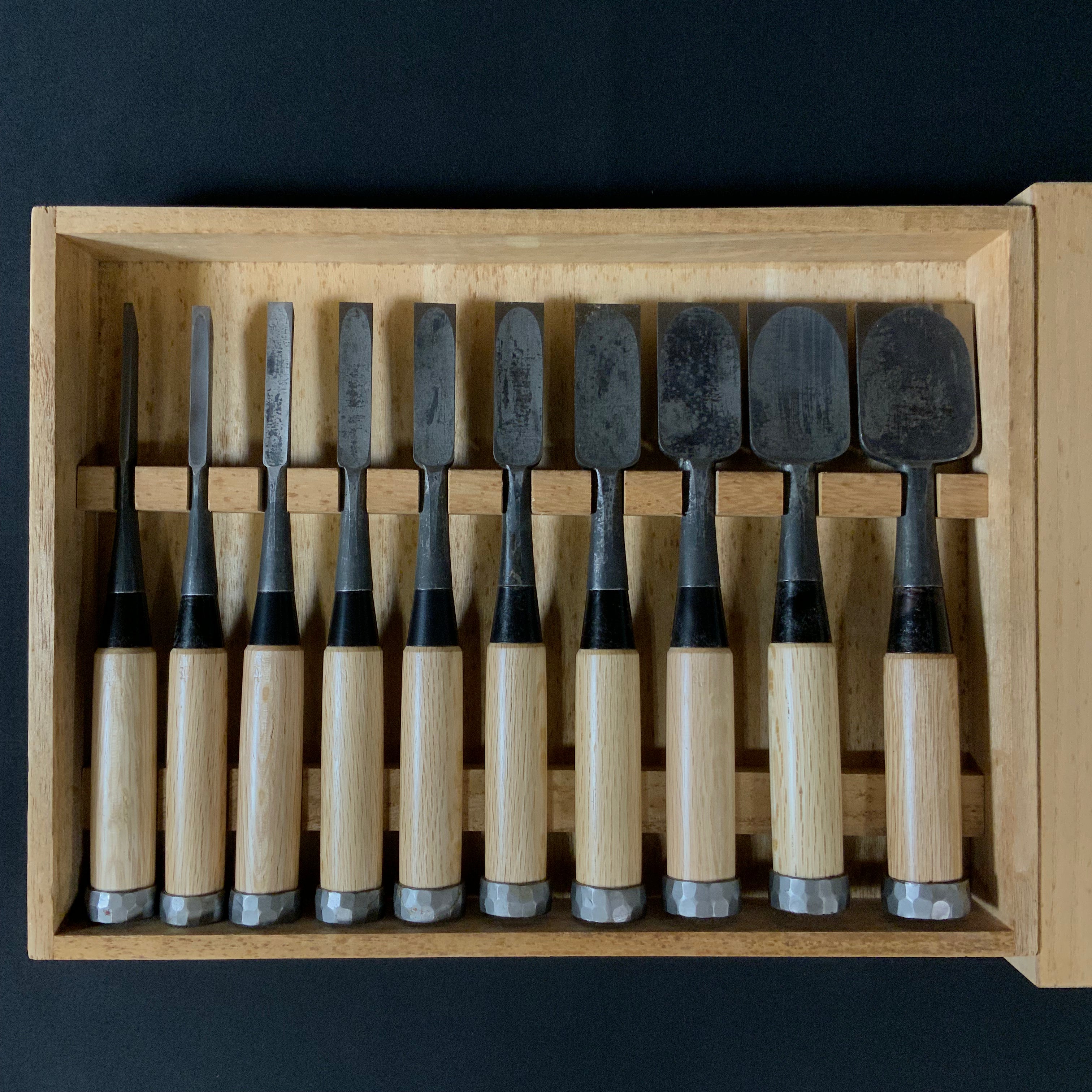 Old stock#2 Yamahiro Bench chisels set(Special specification Thick type) by Yamahiro 掘出し物 山弘 特厚打 岡山猛作 追入10本組鑿 Oiirenomi