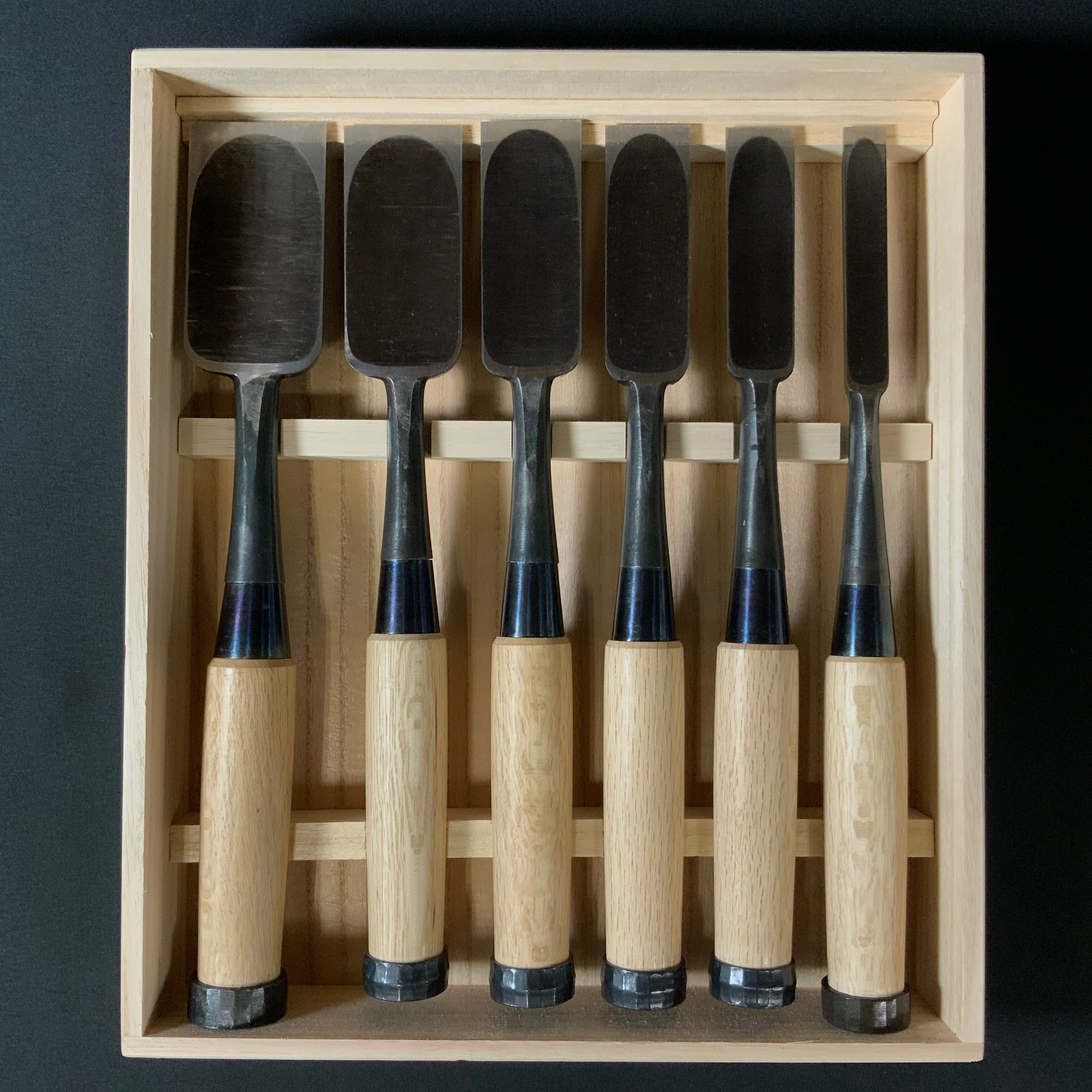 Nijihiro Timber chisels set by Chuutarou Imai (Fujihiro) 今井忠太郎作 二治弘 叩組鑿 桐箱付 tatakinomi