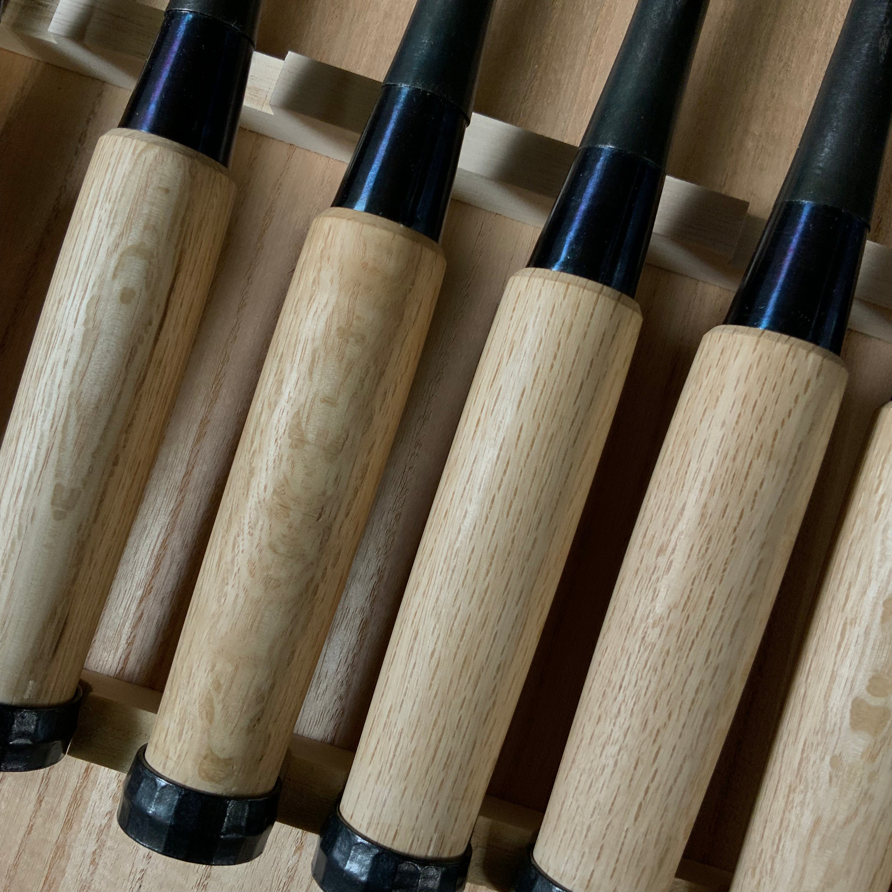 Nijihiro Timber chisels set by Chuutarou Imai (Fujihiro) 今井忠太郎作 二治弘 叩組鑿 桐箱付 tatakinomi