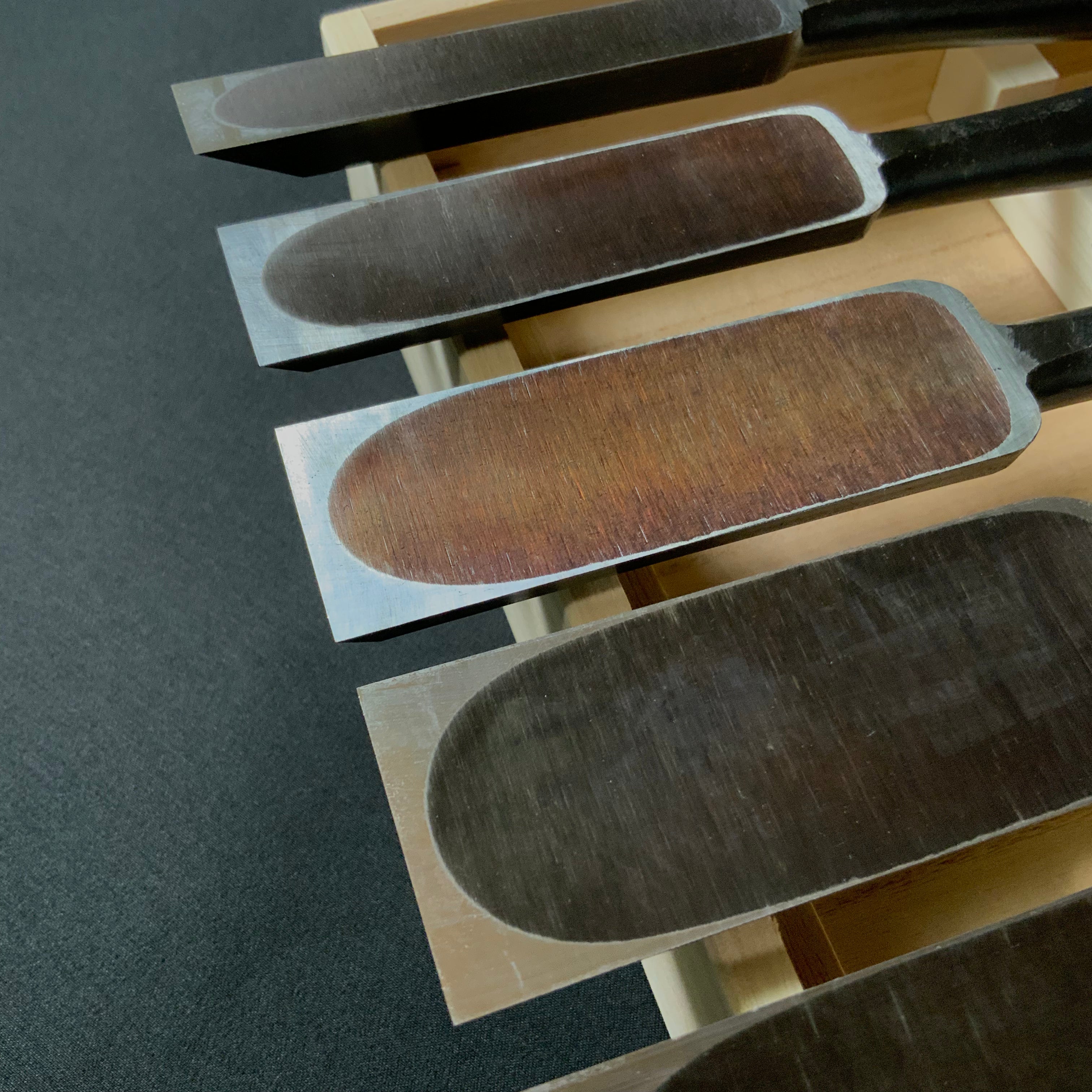 Nijihiro Timber chisels set by Chuutarou Imai (Fujihiro) 今井忠太郎作 二治弘 叩組鑿 桐箱付 tatakinomi