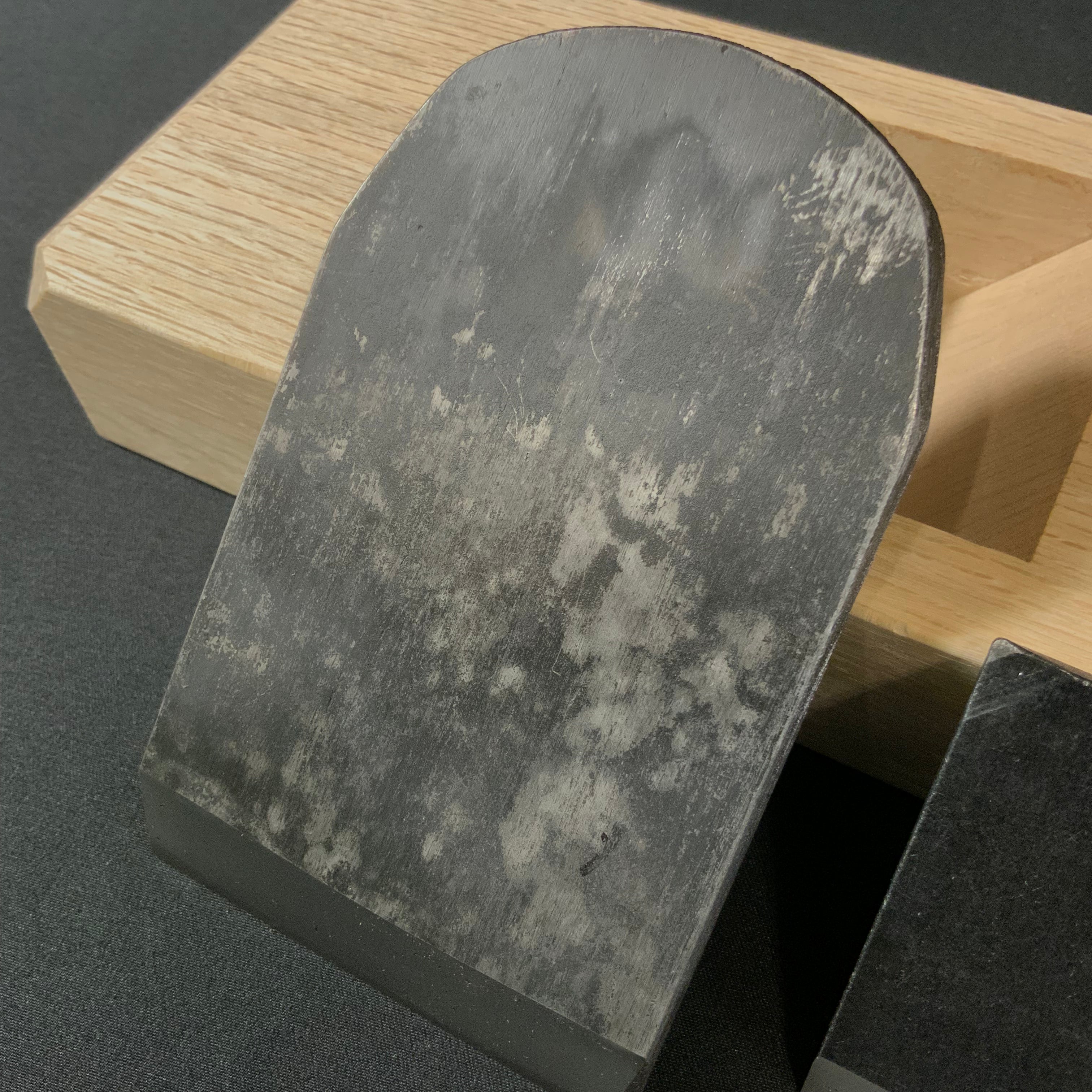 Gachirin Tsunesaburo Smoothing Plane (Kanna) with Super White steel Mokume 月輪 (がちりん) 二代目作 常三郎 木目仕上鉋 青紙スーパー鋼 70mm