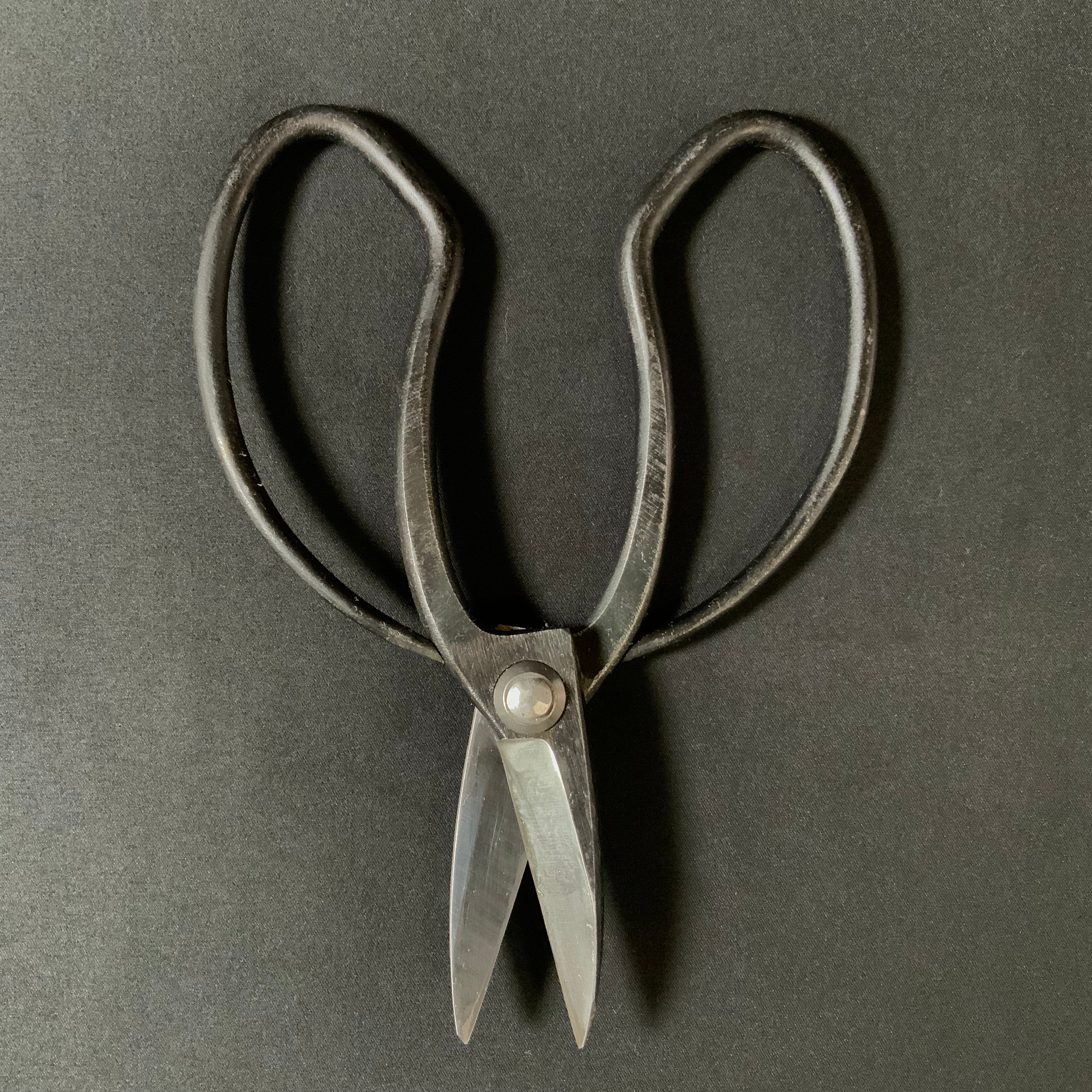 Mikinihonichi Hand made Okubo Shears with White Steel long blade 幹日本一別製長刃大久保鋏 白紙鋼 手作り 195mm