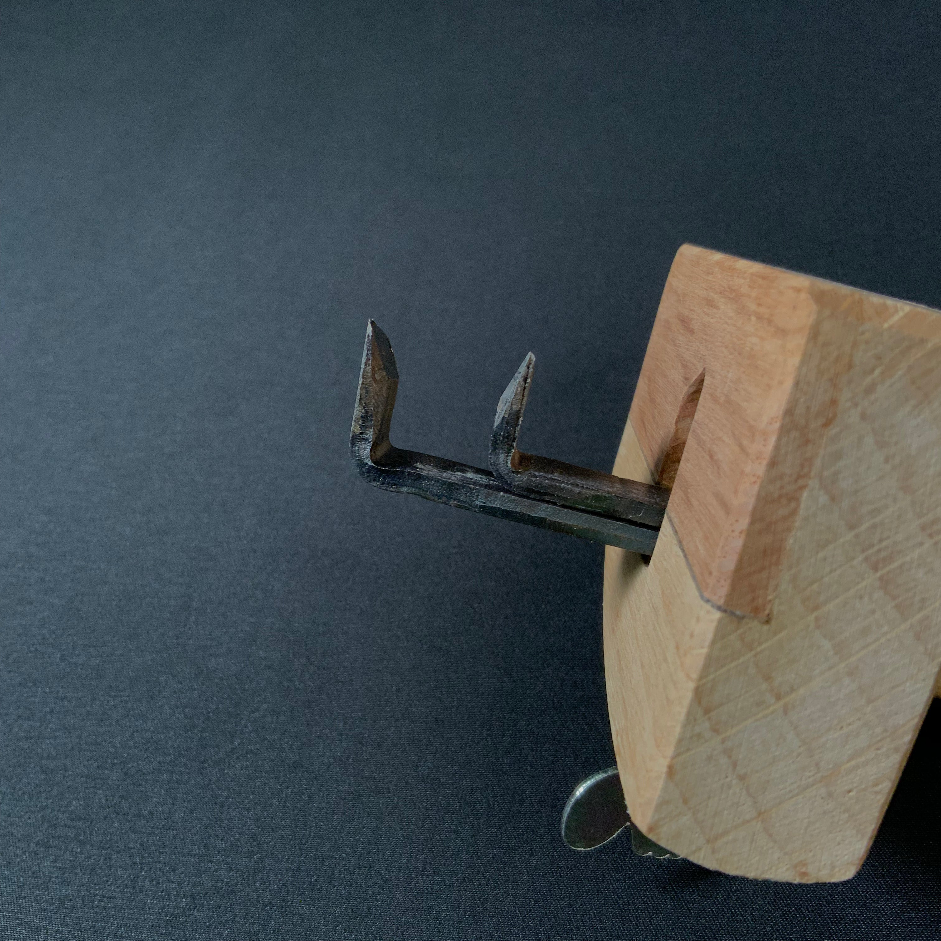 Old Stock Fujikyu Red Oak Paste Marking gauge with two scribing rods 掘出し物 富士久 鎌毛引 赤樫張 Kebiki