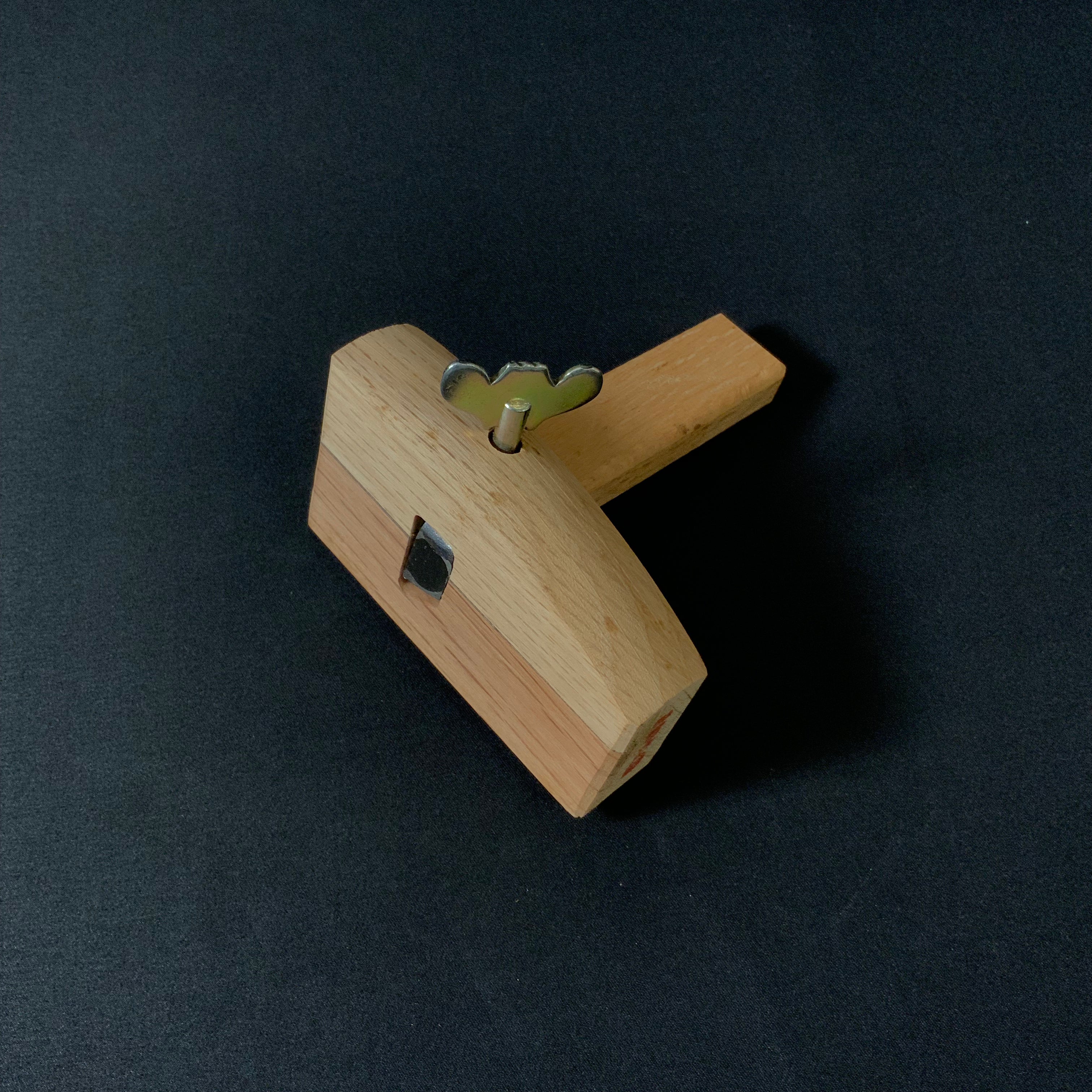 Old Stock Fujikyu Red Oak Paste Marking gauge with two scribing rods 掘出し物 富士久 鎌毛引 赤樫張 Kebiki