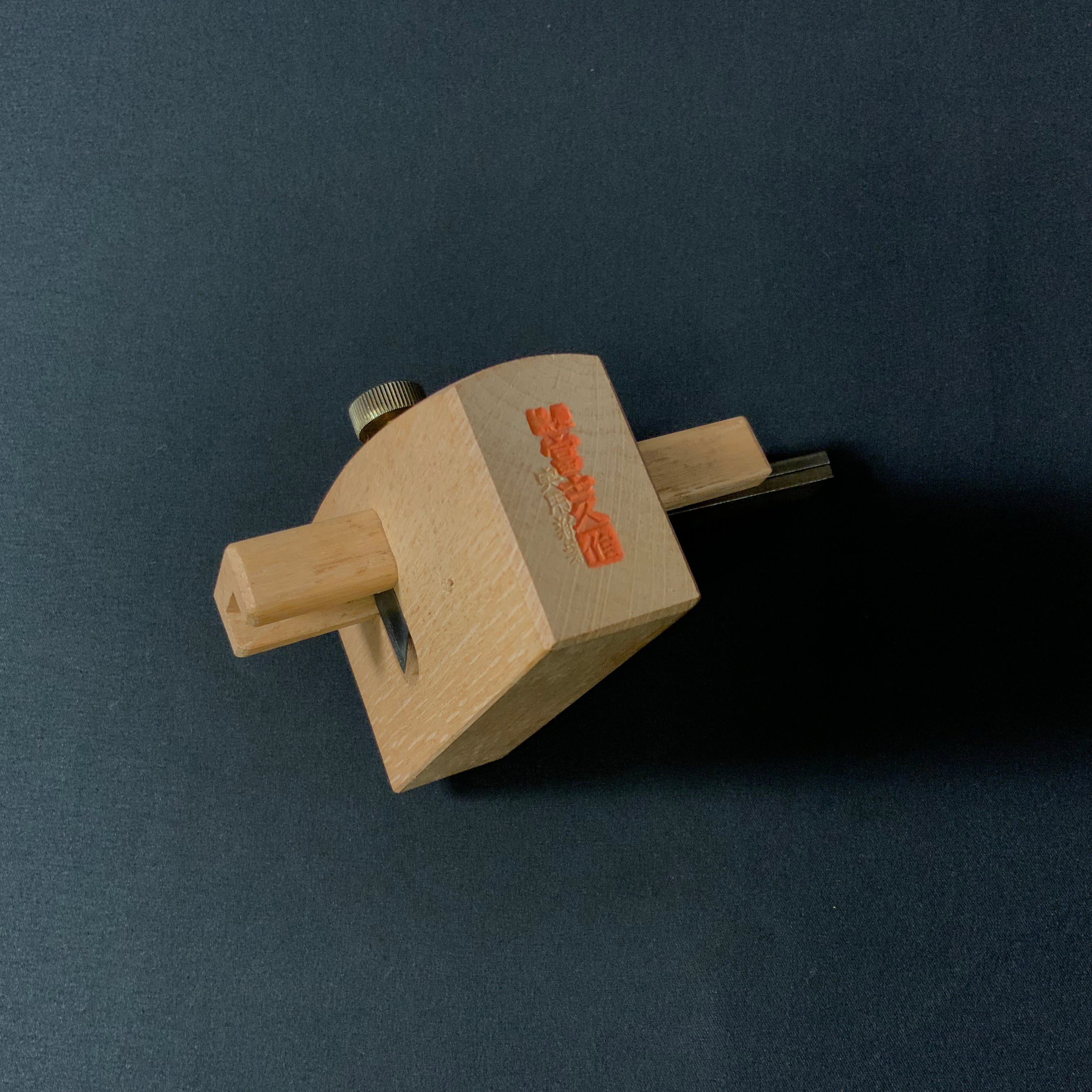 Old Stock Fujikyu Marking gauge with two scribing rods 掘出し物 富士久 鎌毛引 Kebiki