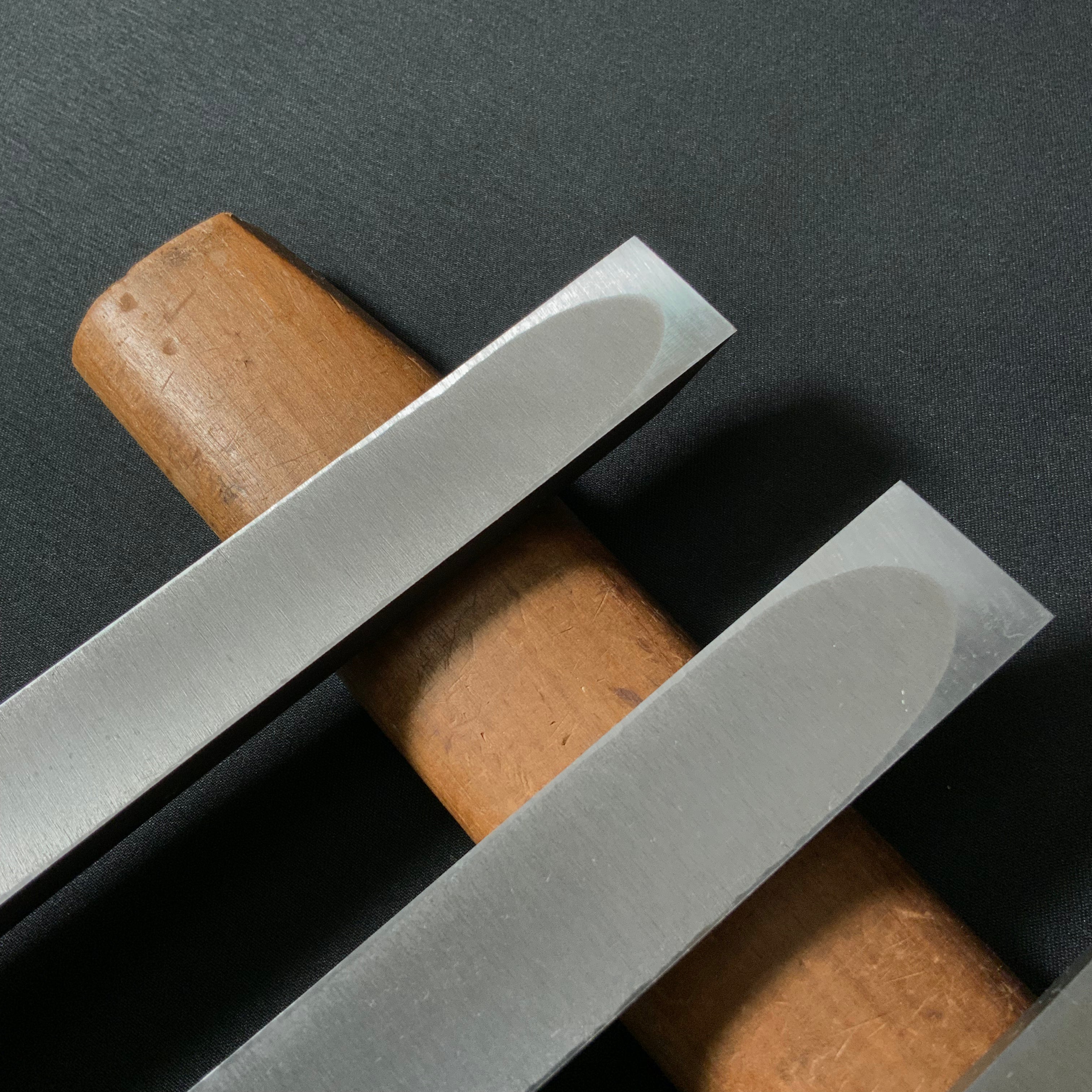 田斎作 黒仕上 腰型鑿 一枚裏 白樫柄 Tasai lumbar chisel with White Oak Handle black finish