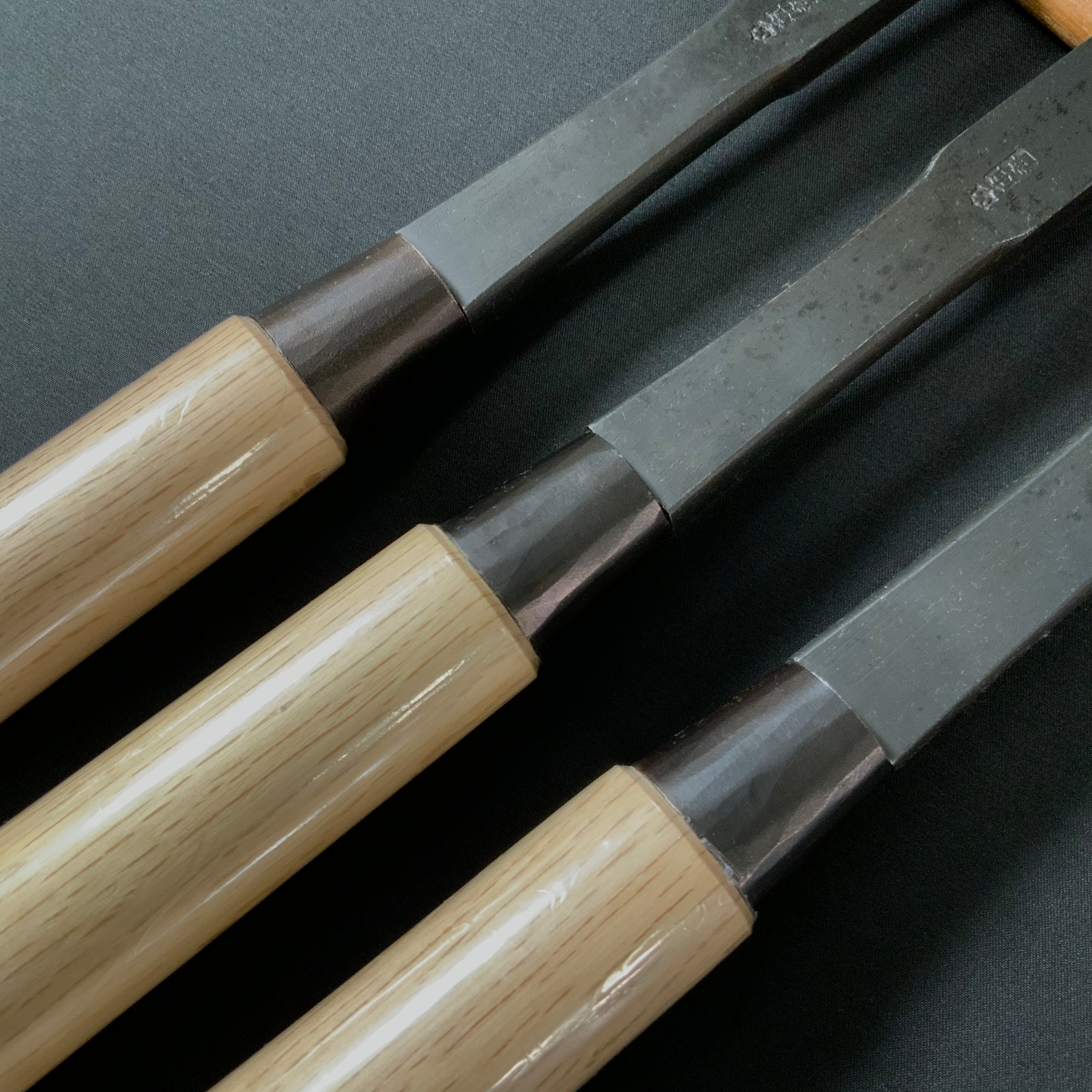 田斎作 黒仕上 腰型鑿 一枚裏 白樫柄 Tasai lumbar chisel with White Oak Handle black finish