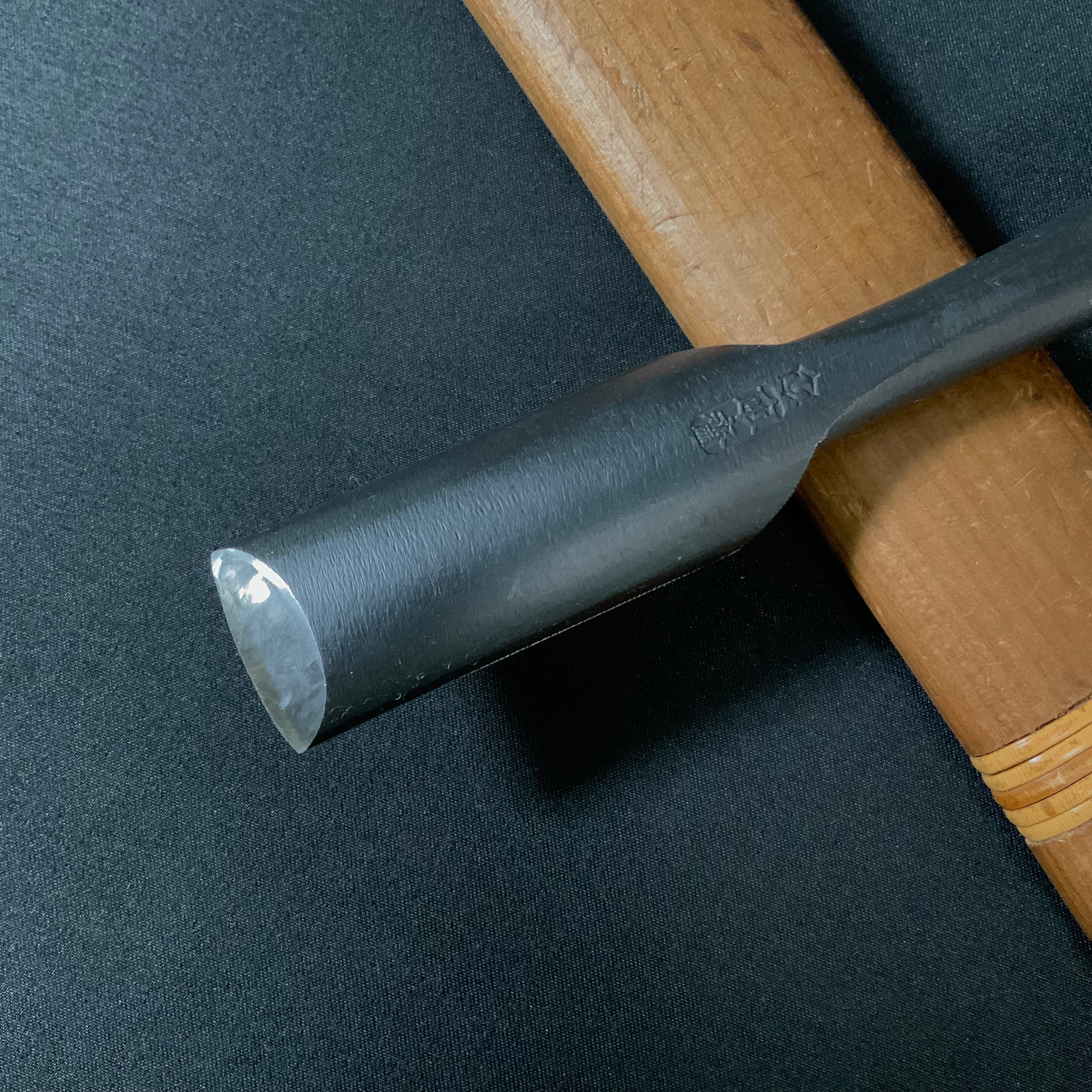 田斎作 黒仕上 追入内丸鑿(スクイ) 赤檀柄 Tasai Uchimaru chisels black finished with red oak handle uchimaruTasai