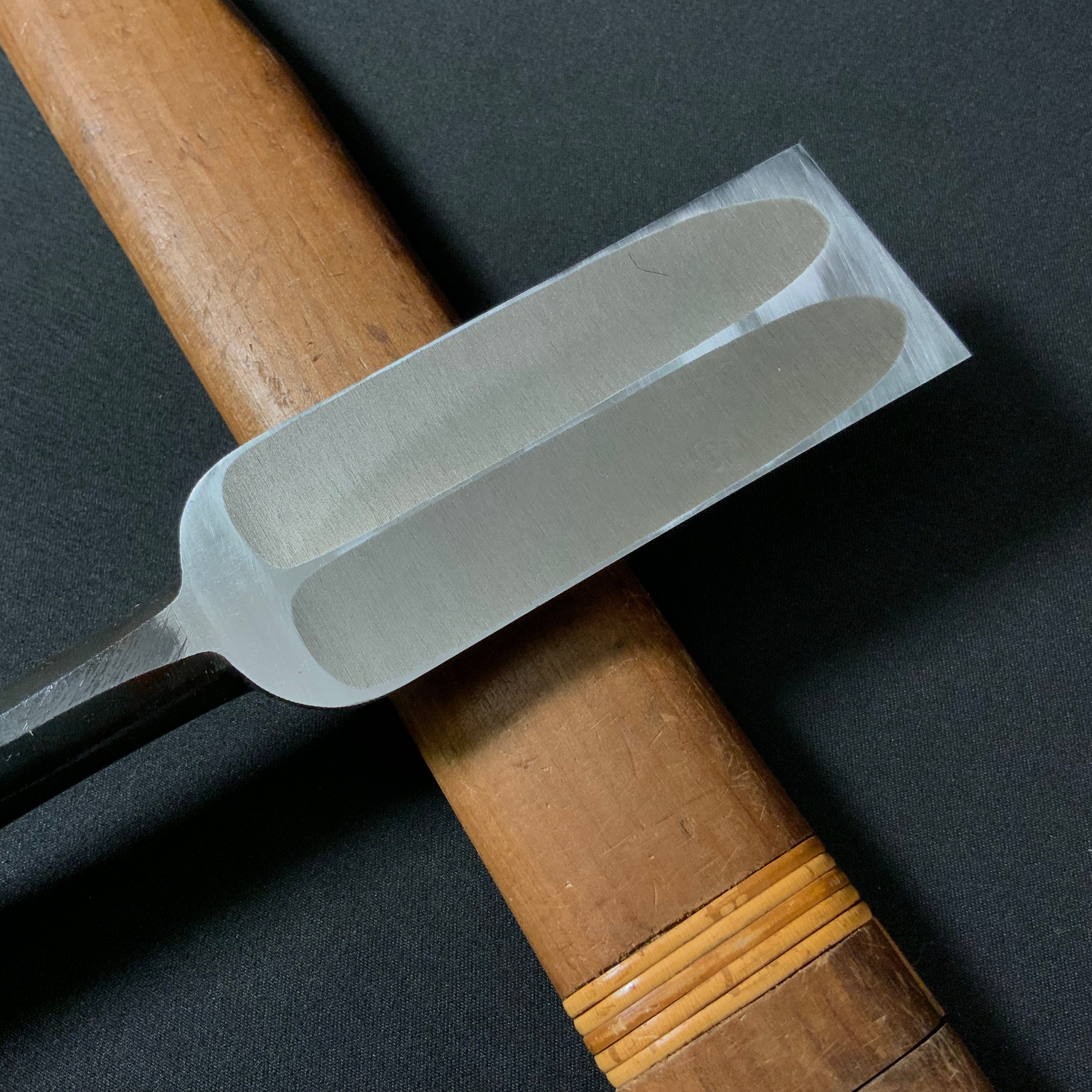 田斎作 黒仕上 鎬薄鑿 二枚裏 黒檀柄 Tasai Dovetail Paring chisels black finished with Ebony handle usunomi