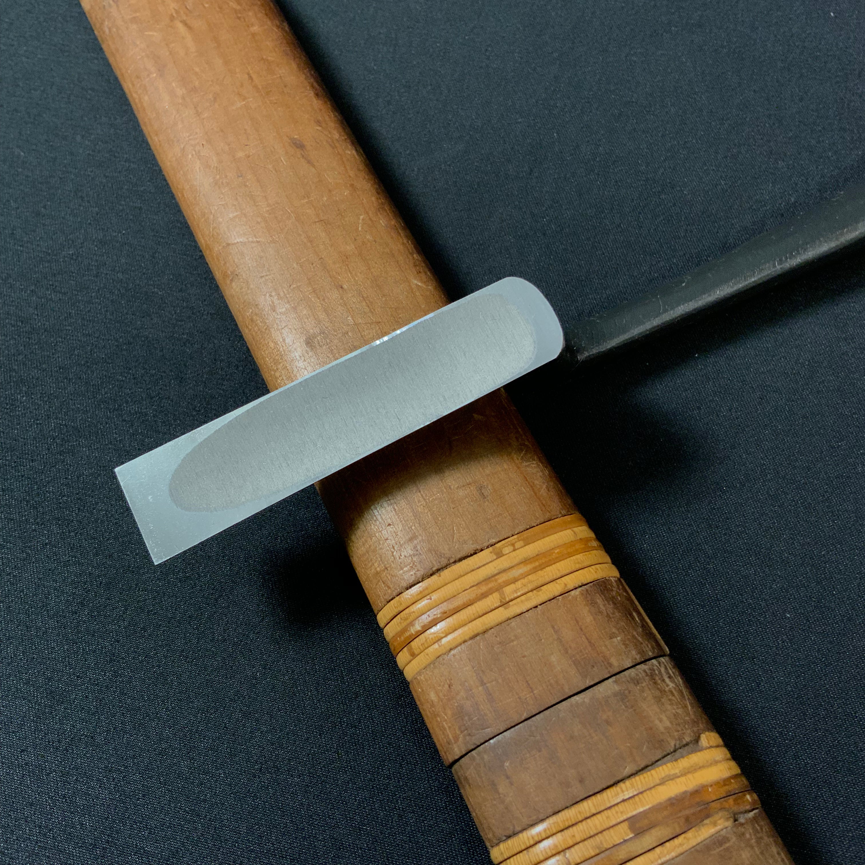 田斎作 黒仕上 鎬コテのみ 赤樫柄 Tasai Special Dovetail type Trowel chisel (Kote nomi) black finished with red wood handle