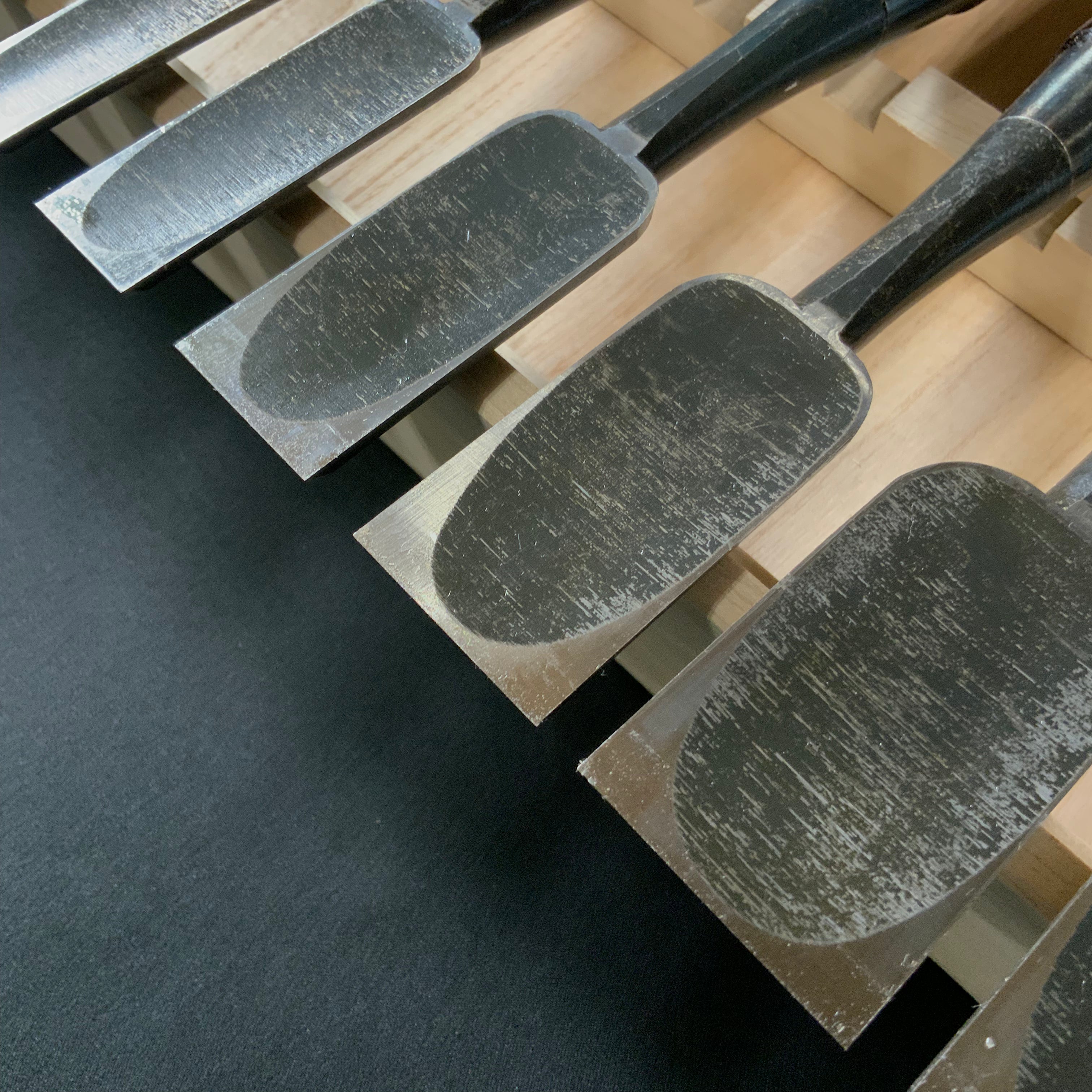 Nishiki Kiyomi Bench chisels set with Rosewood Handles 錦清水作 追入組鑿 Oirenomi 紫檀柄 桐箱入