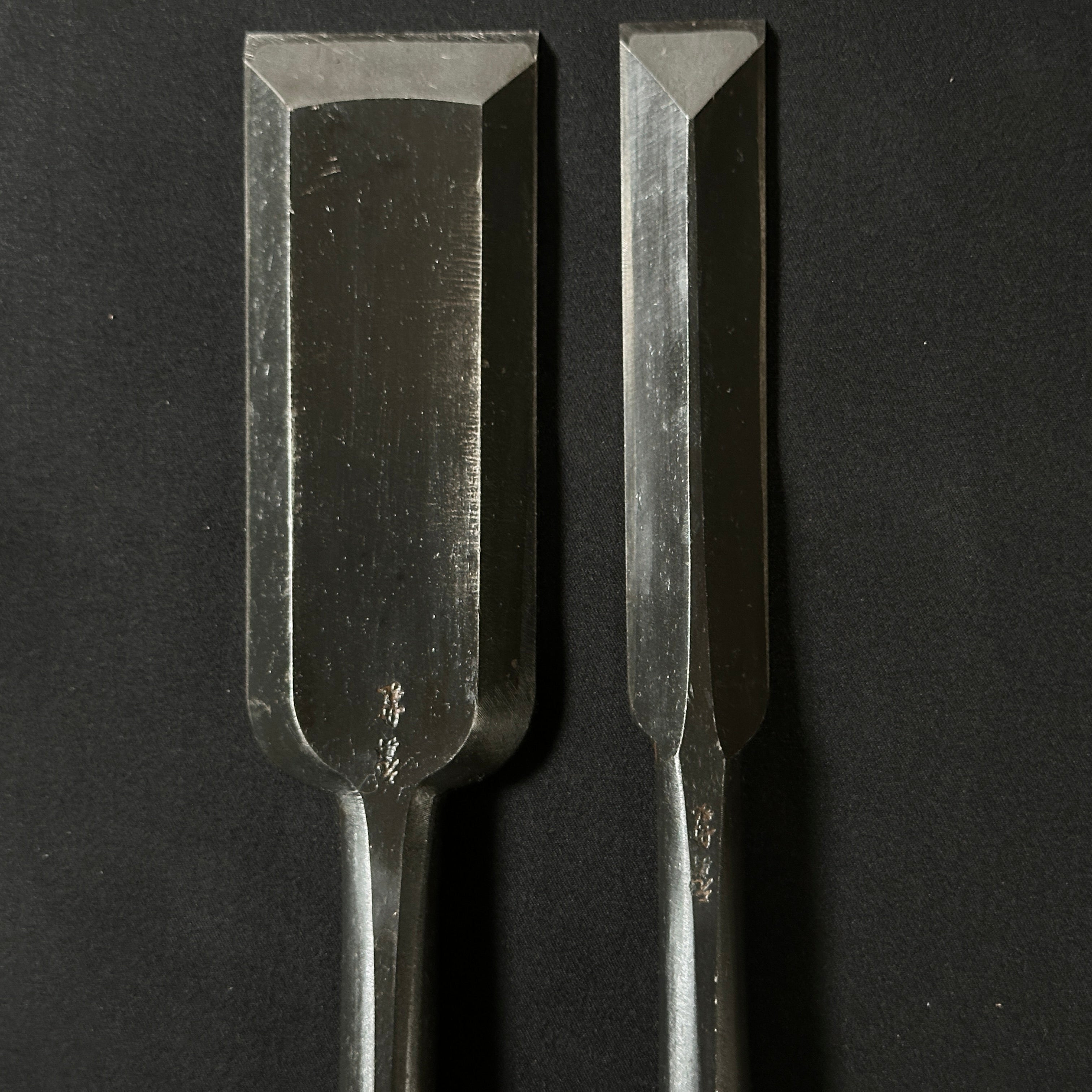 Old stock Funahiro Slick Chisels set (Ootsuki-nomi) by Funatsu Yuji 掘り出し物 玄寿舟弘 大突組鑿 48mm・24mm