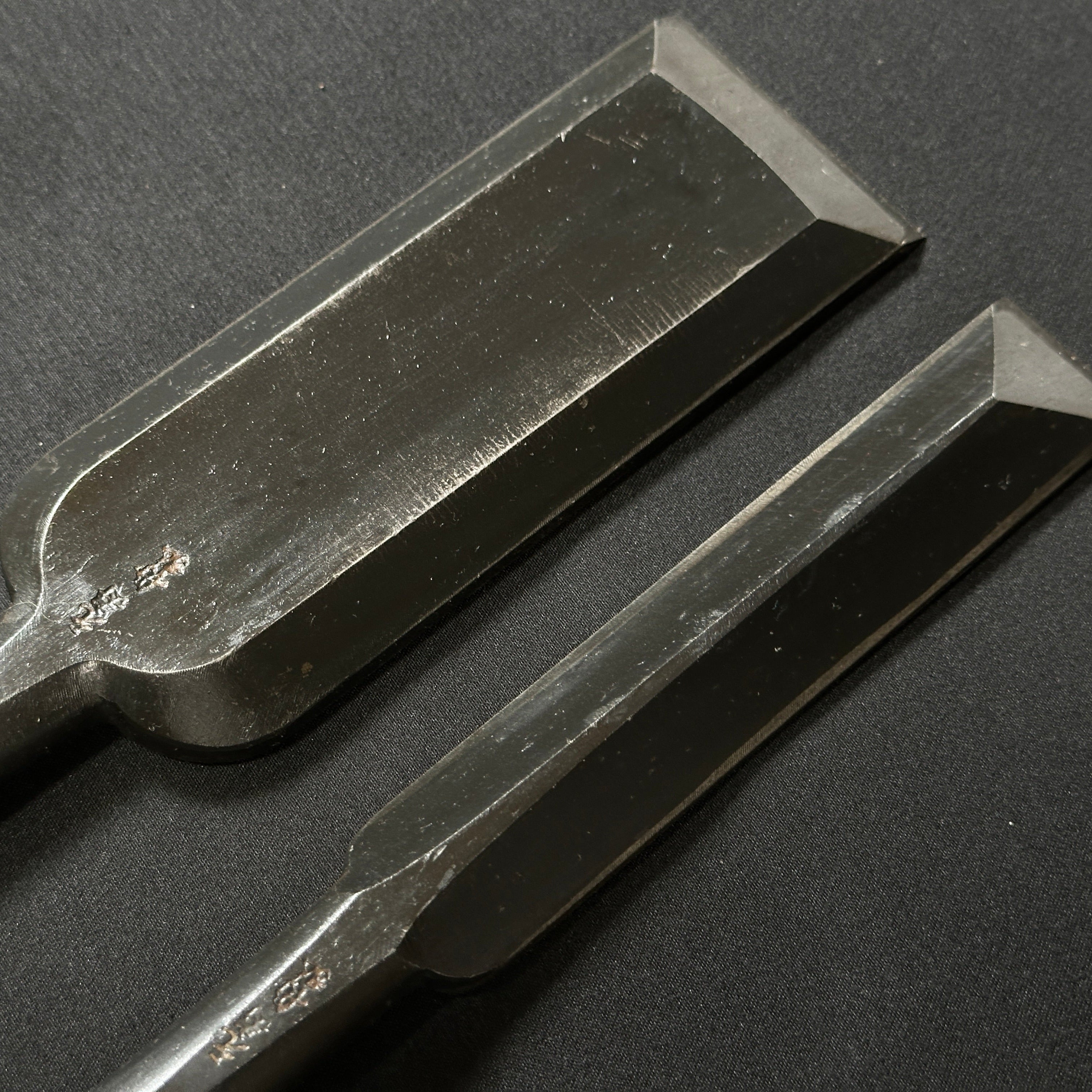 Old stock Funahiro Slick Chisels set (Ootsuki-nomi) by Funatsu Yuji 掘り出し物 玄寿舟弘 大突組鑿 48mm・24mm