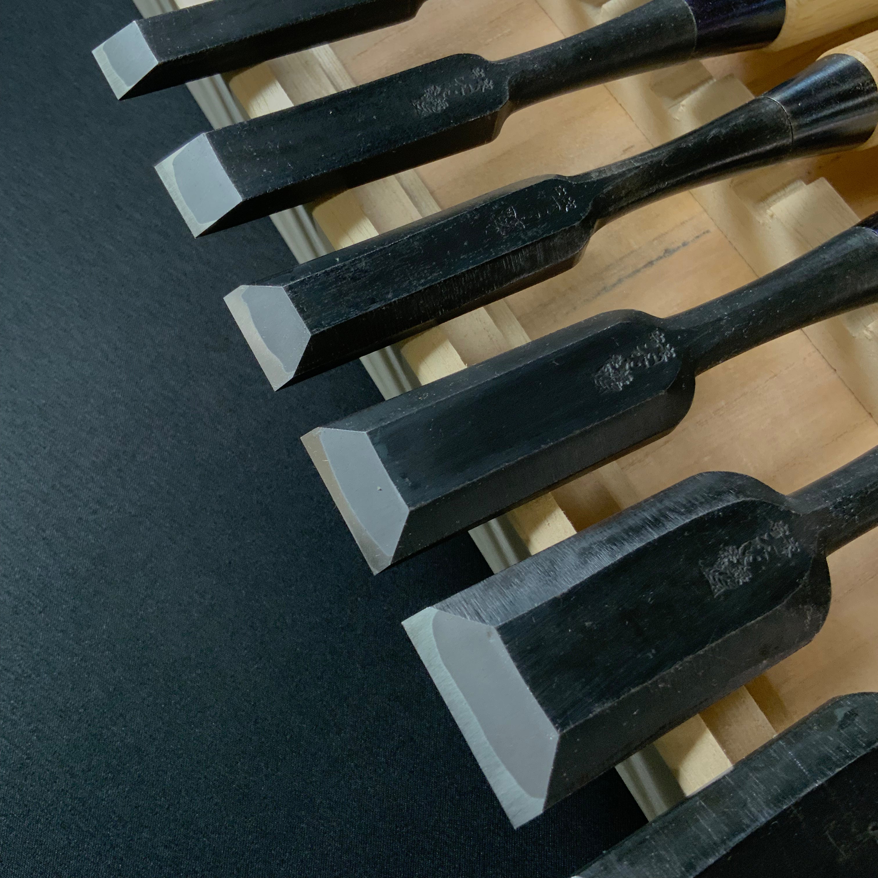 #2 Ouchi Bench chisels set by Ouchi 4th generation 四代目大内俊明作 宗家大内 追入組鑿 桐箱付 Oirenomi