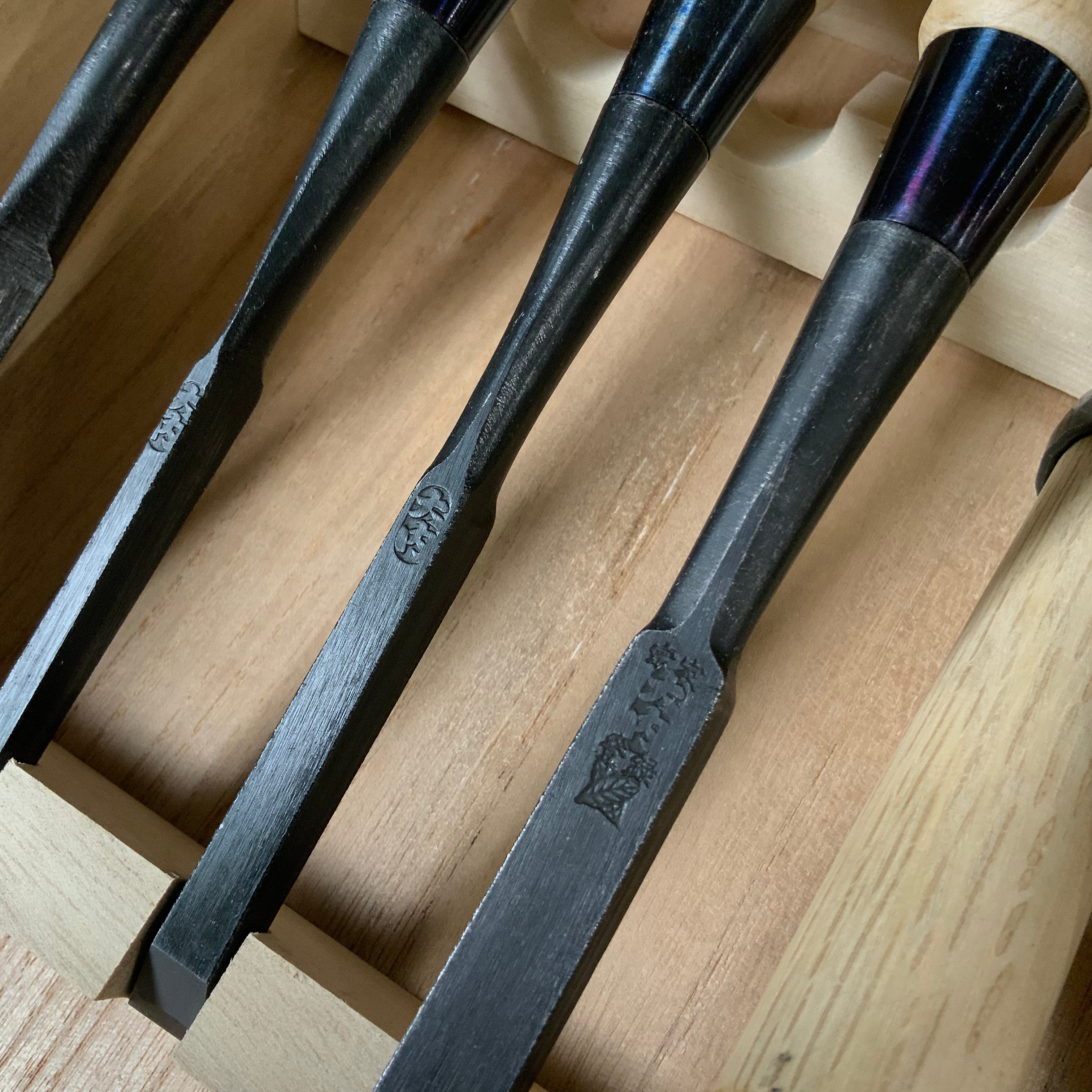 #2 Ouchi Bench chisels set by Ouchi 4th generation 四代目大内俊明作 宗家大内 追入組鑿 桐箱付 Oirenomi