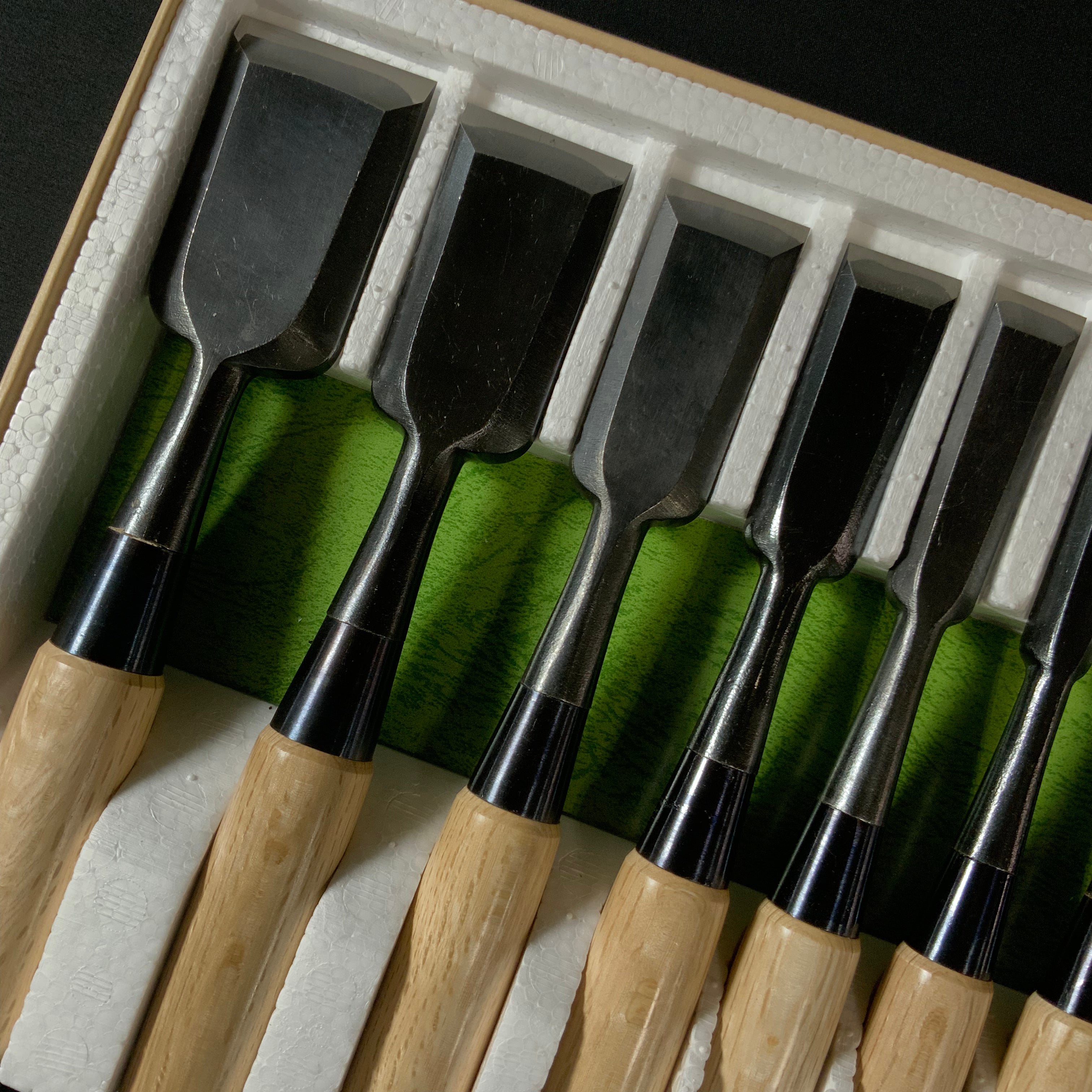 #M169 No brand Bench chisels set by unknown smith 無名 追入組鑿 10本組 作者不明 白樫柄