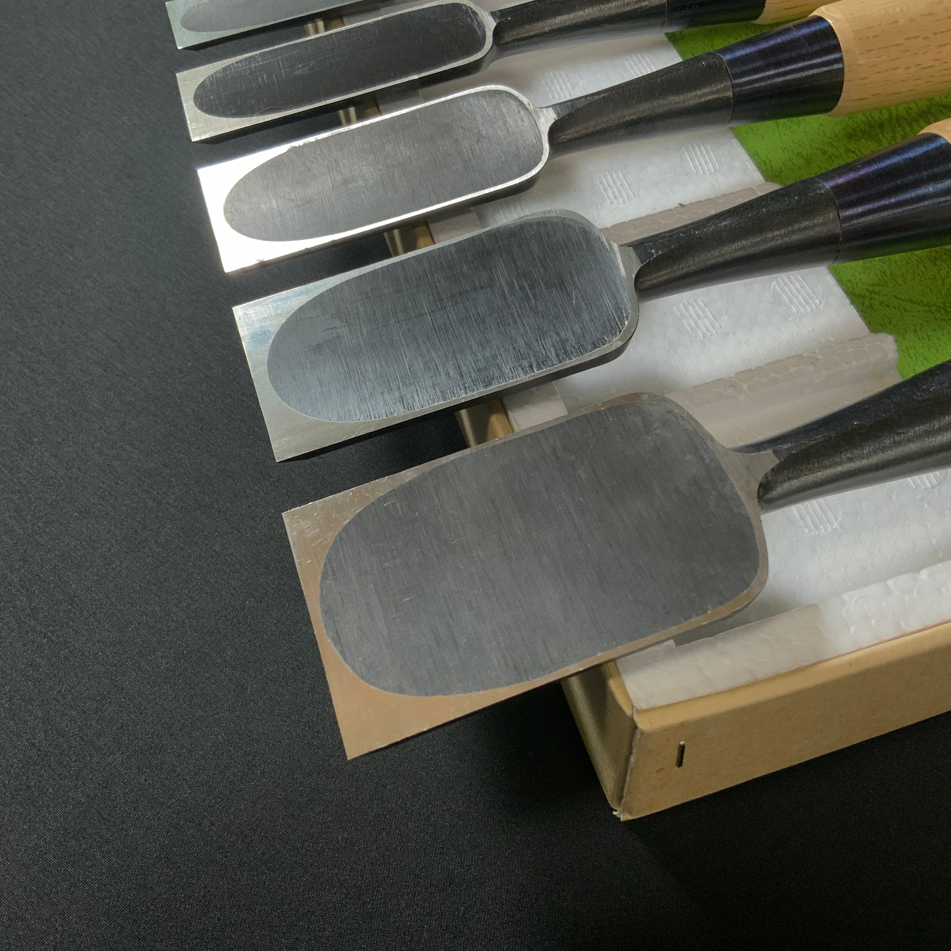 #M169 No brand Bench chisels set by unknown smith 無名 追入組鑿 10本組 作者不明 白樫柄