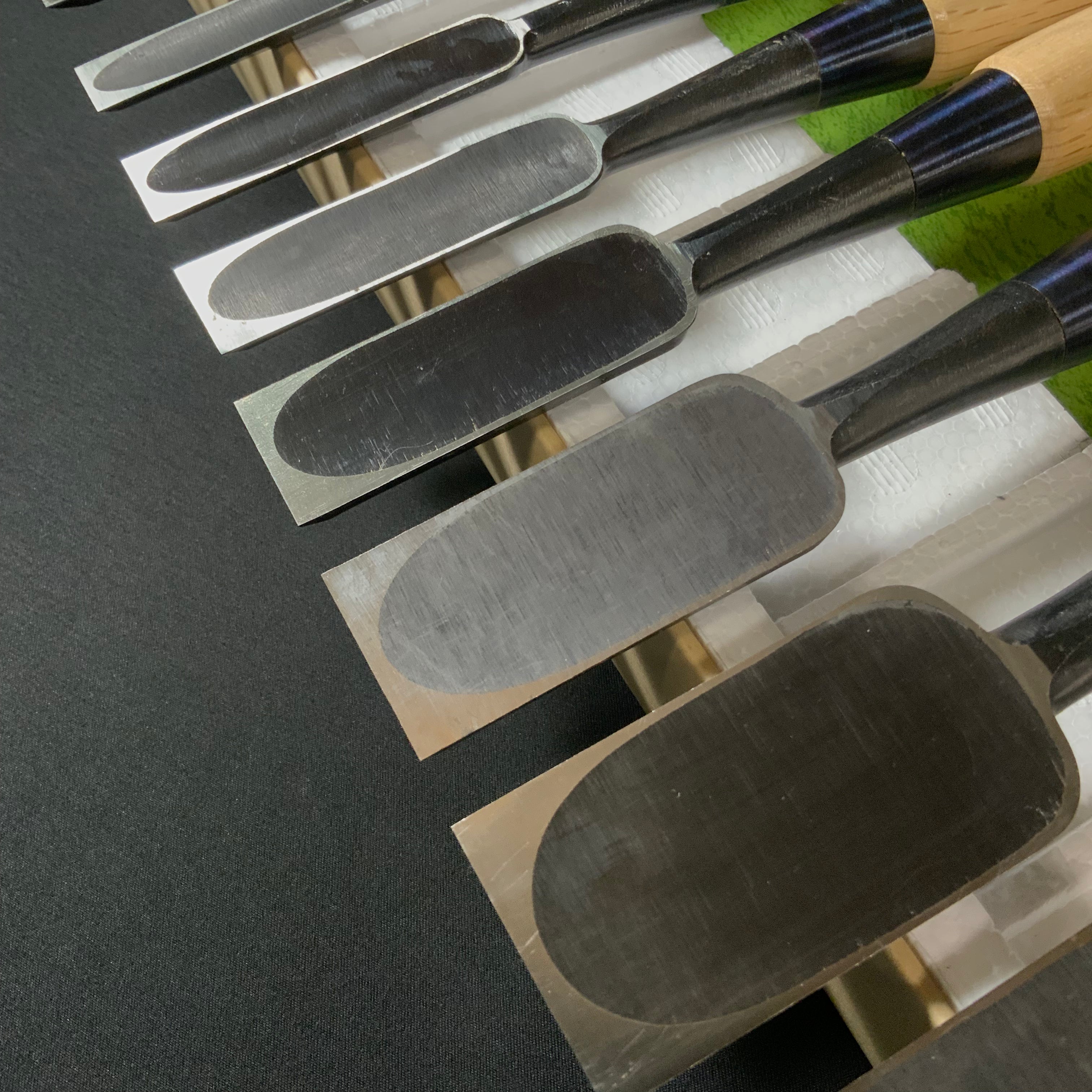#M169 No brand Bench chisels set by unknown smith 無名 追入組鑿 10本組 作者不明 白樫柄