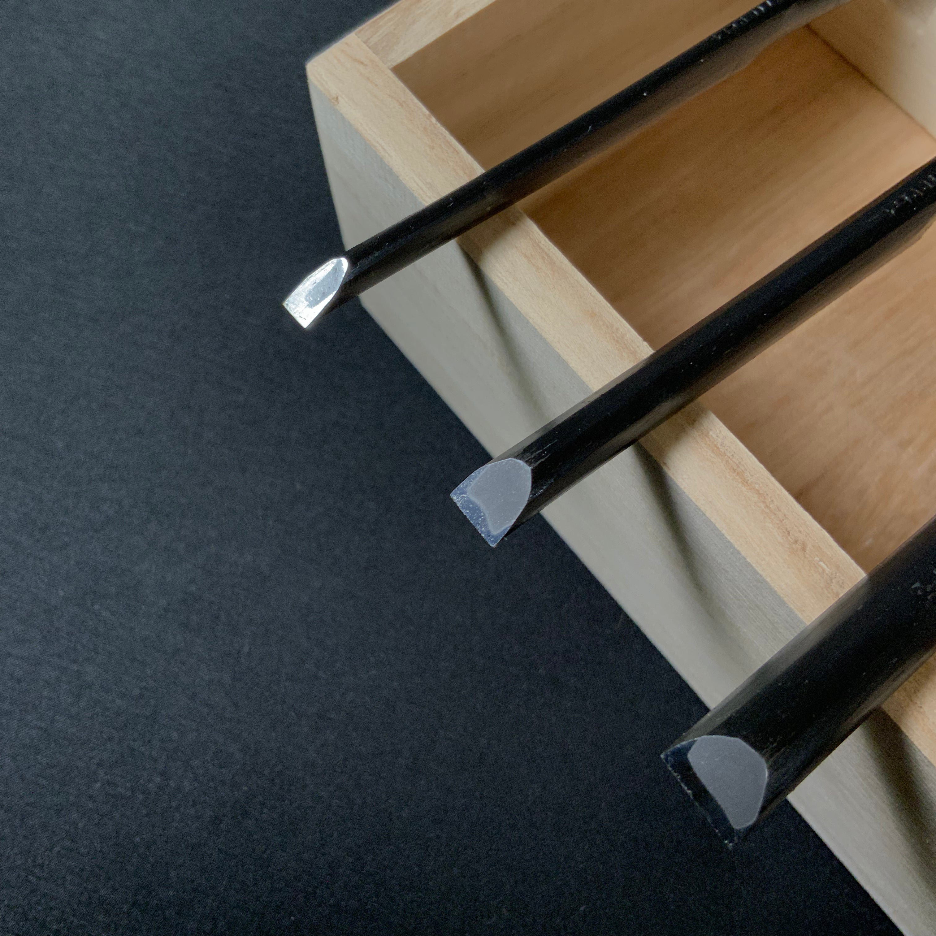 今井忠太郎作 二治弘 甲丸追入組鑿 白樫柄 Nijihiro Komaru Type Bench chisels set White Oak Handles by Chuutarou Imai