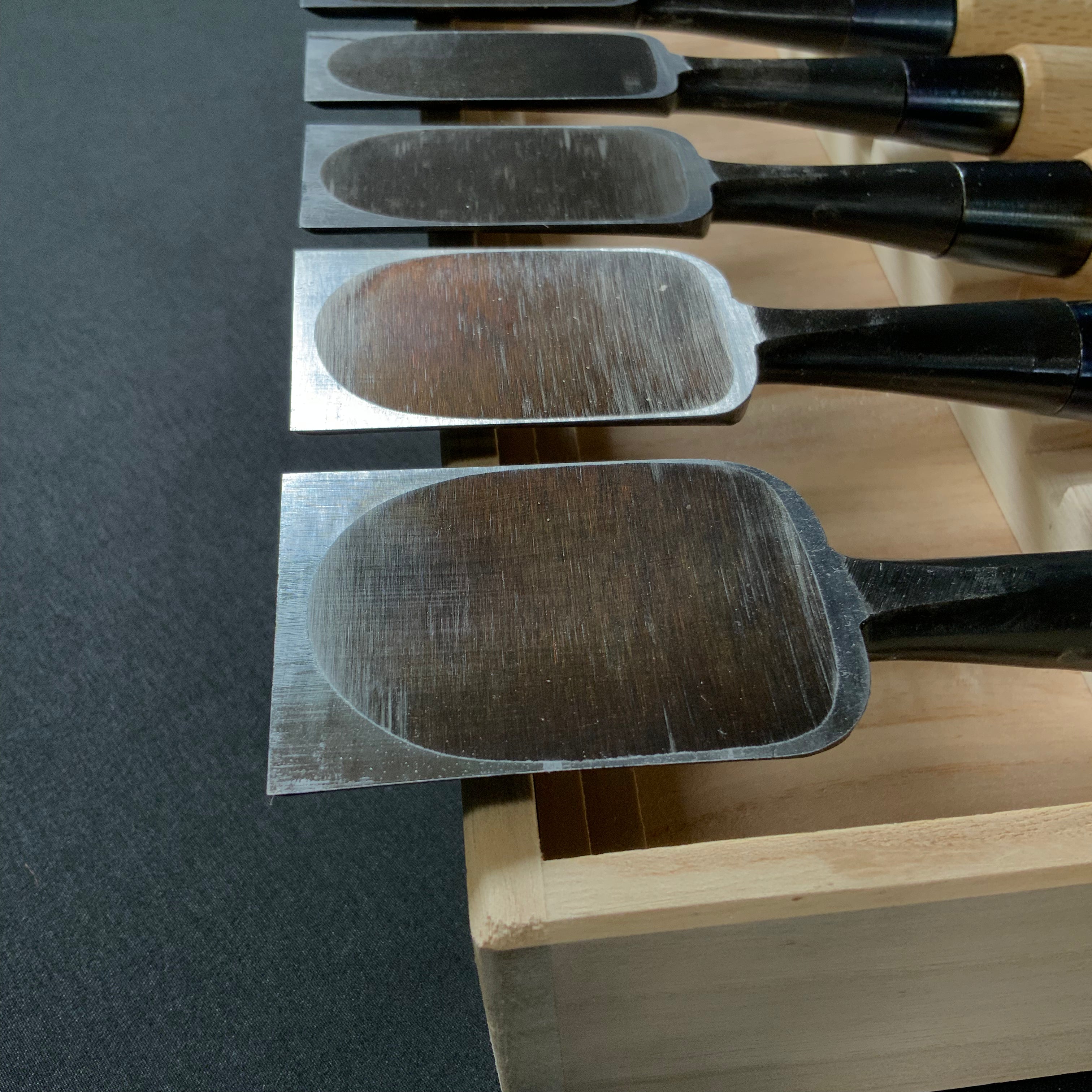 今井忠太郎作 二治弘 甲丸追入組鑿 白樫柄 Nijihiro Komaru Type Bench chisels set White Oak Handles by Chuutarou Imai