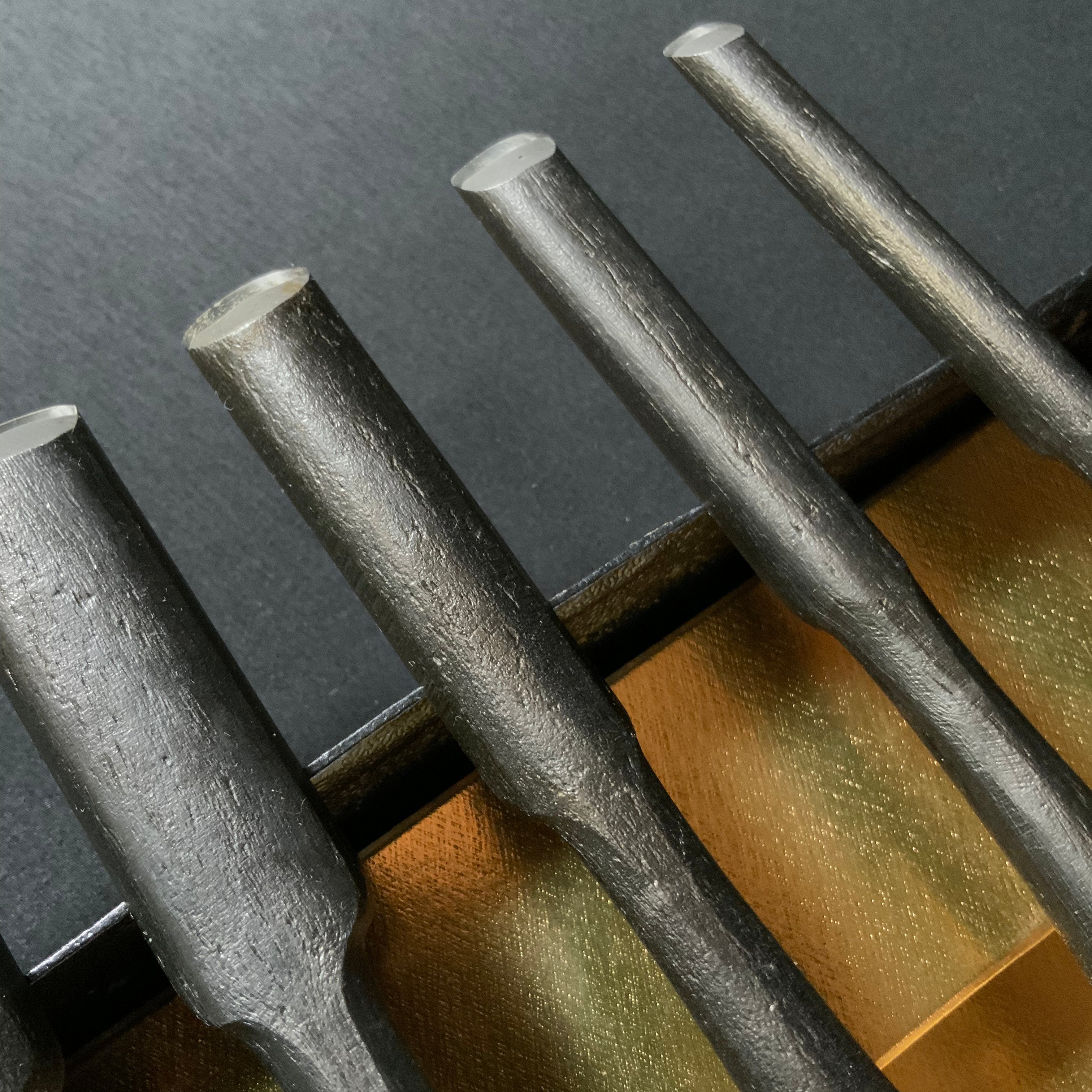 Old stock Takahiro Uchimaru Bench chisels (Round Chisel) 5pc set 掘出し物 貴弘 内丸追入組鑿 5本組
