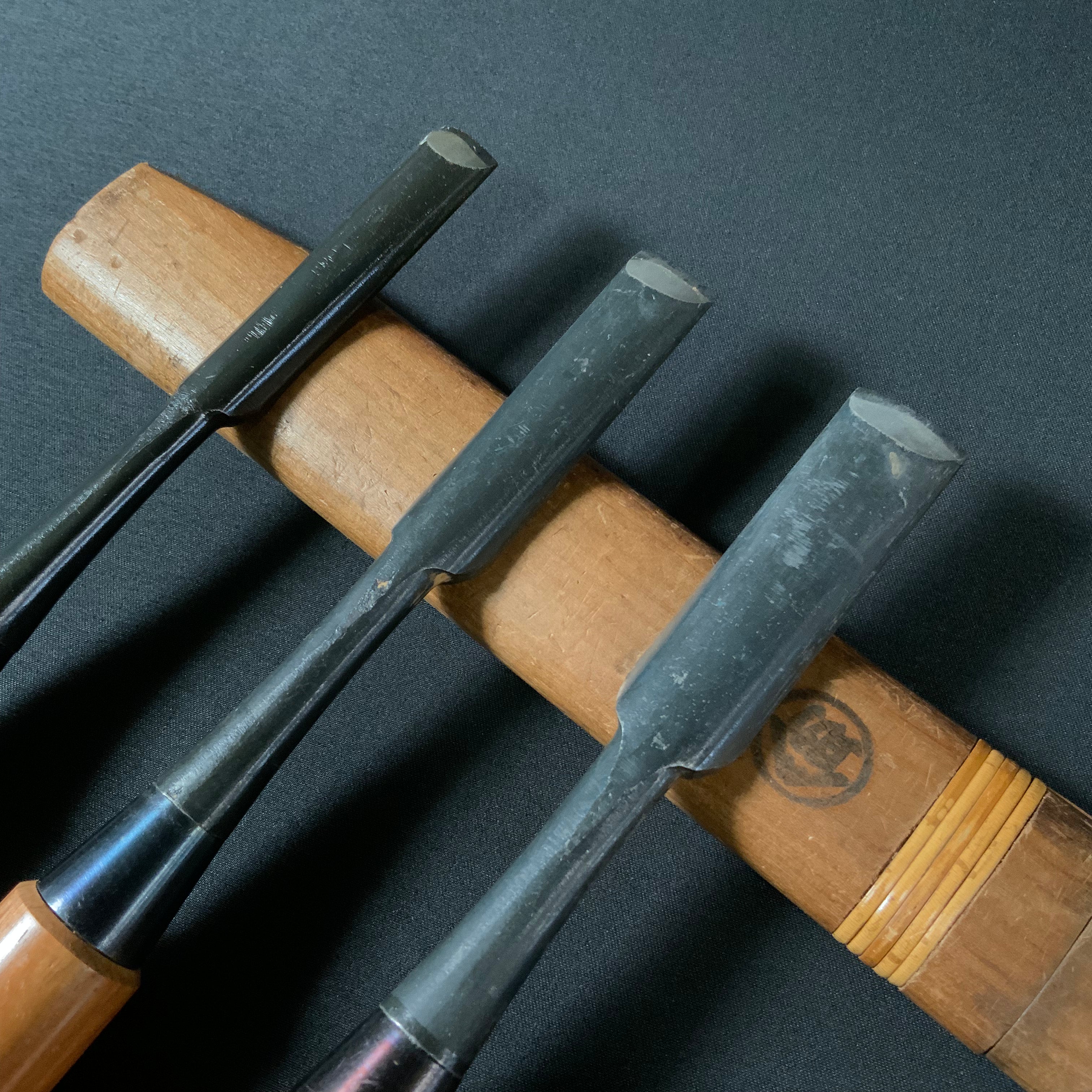 掘出し物 正高 内丸鑿 赤樫柄 Old stock Masataka Inner round chisels with white steel (Uchimaru)