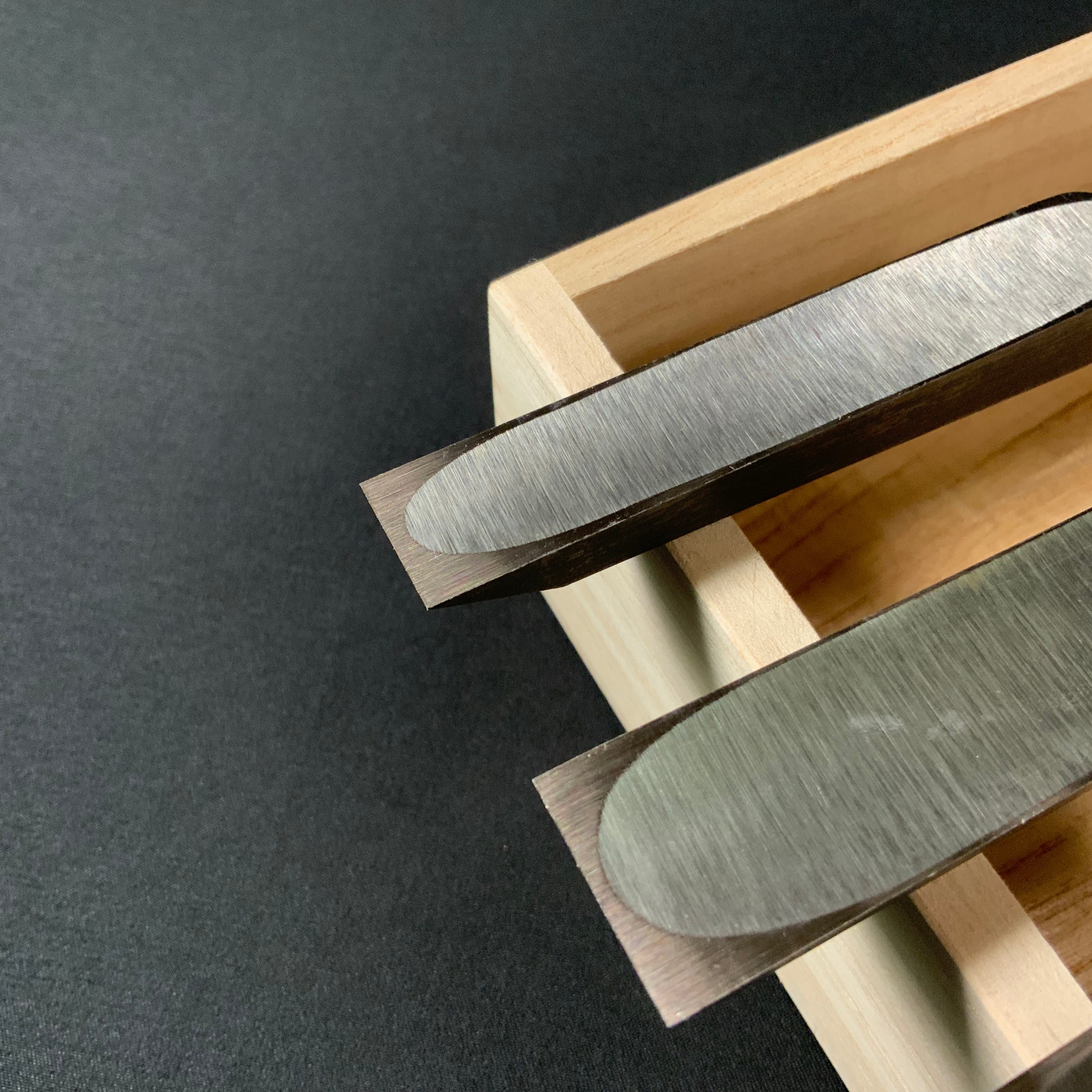 狐 叩組鑿 6本組 赤樫柄 磯野信夫作 Old stock Kitsune Timber chisels 6pc set with white steel by Isono Nobuo