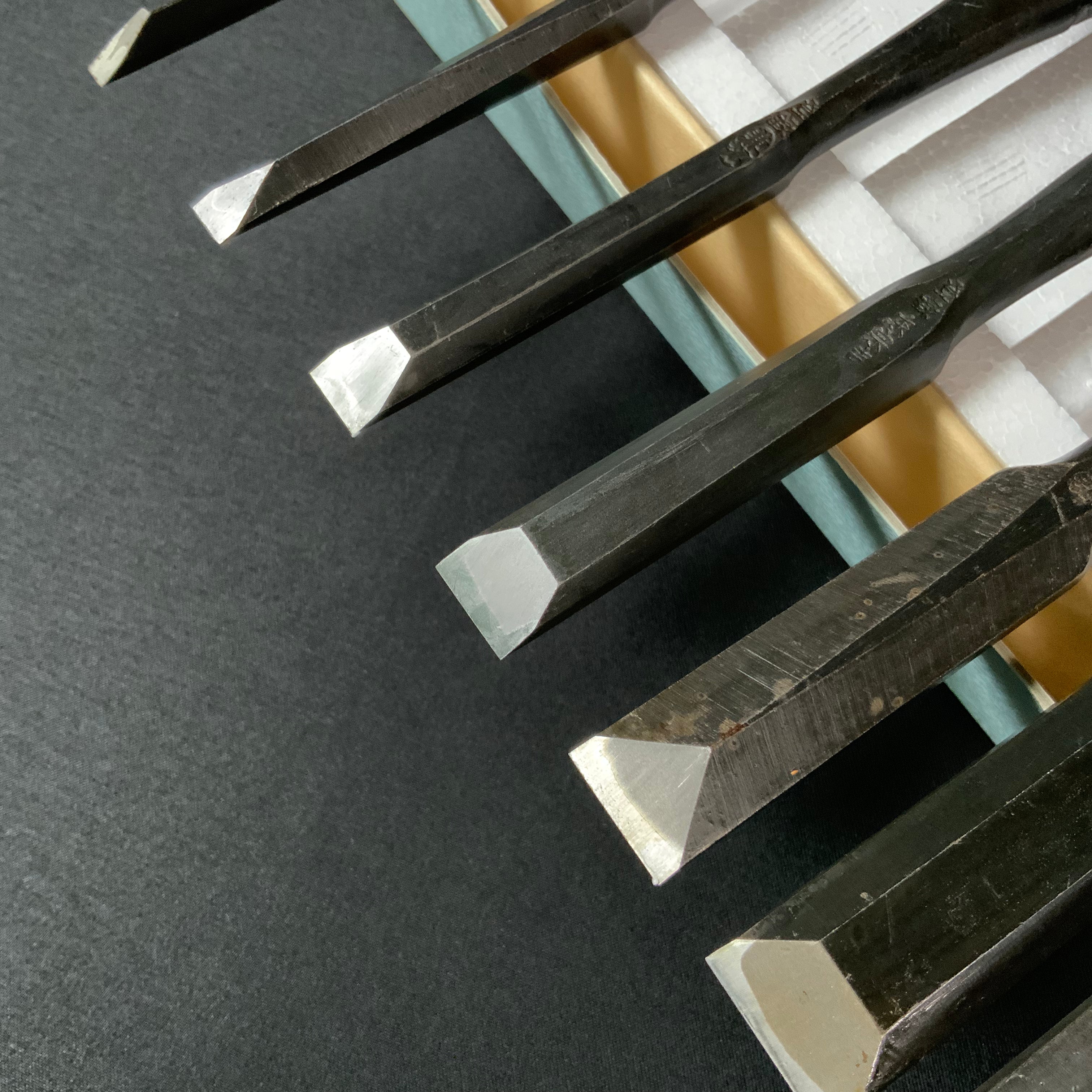 M193 Mixed set Bench chisels set for beginner by unknown smith バラ鑿合わせ 初心者におすすめ 追入組鑿 M193