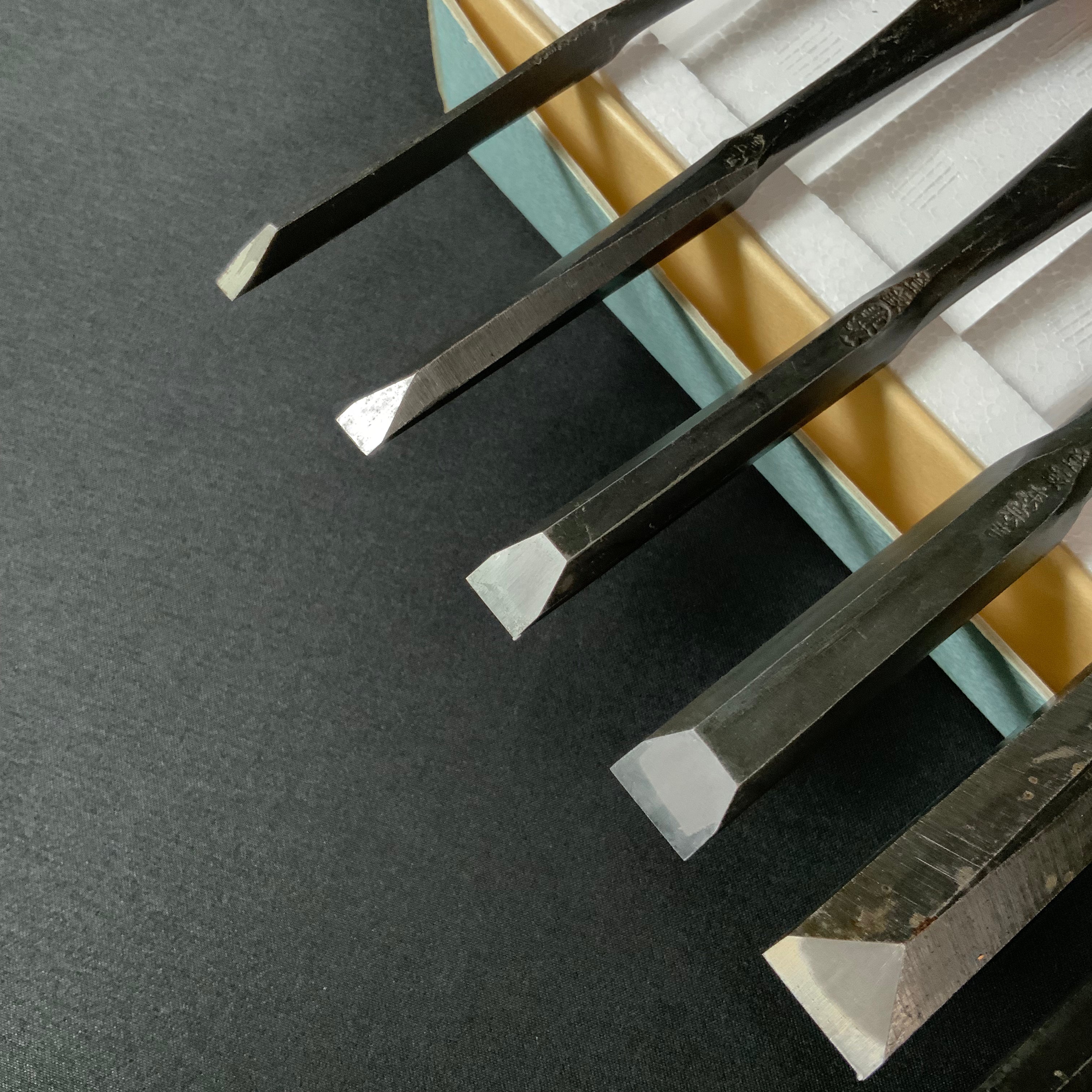 M193 Mixed set Bench chisels set for beginner by unknown smith バラ鑿合わせ 初心者におすすめ 追入組鑿 M193