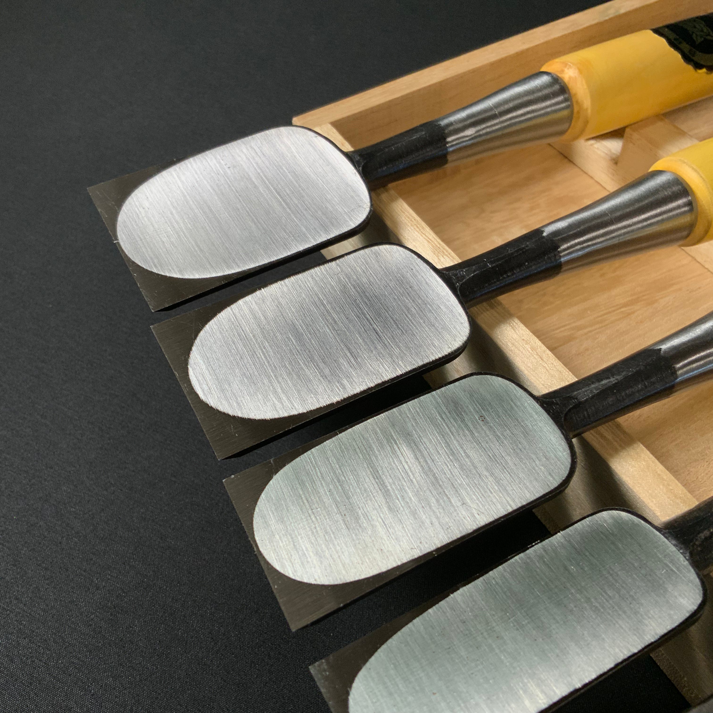 #5 Ouchi Bench chisels set Gumi Handle by Ouchi 4th generation 宗家大内 追入組鑿 グミ柄 桐箱付 四代目大内俊明作